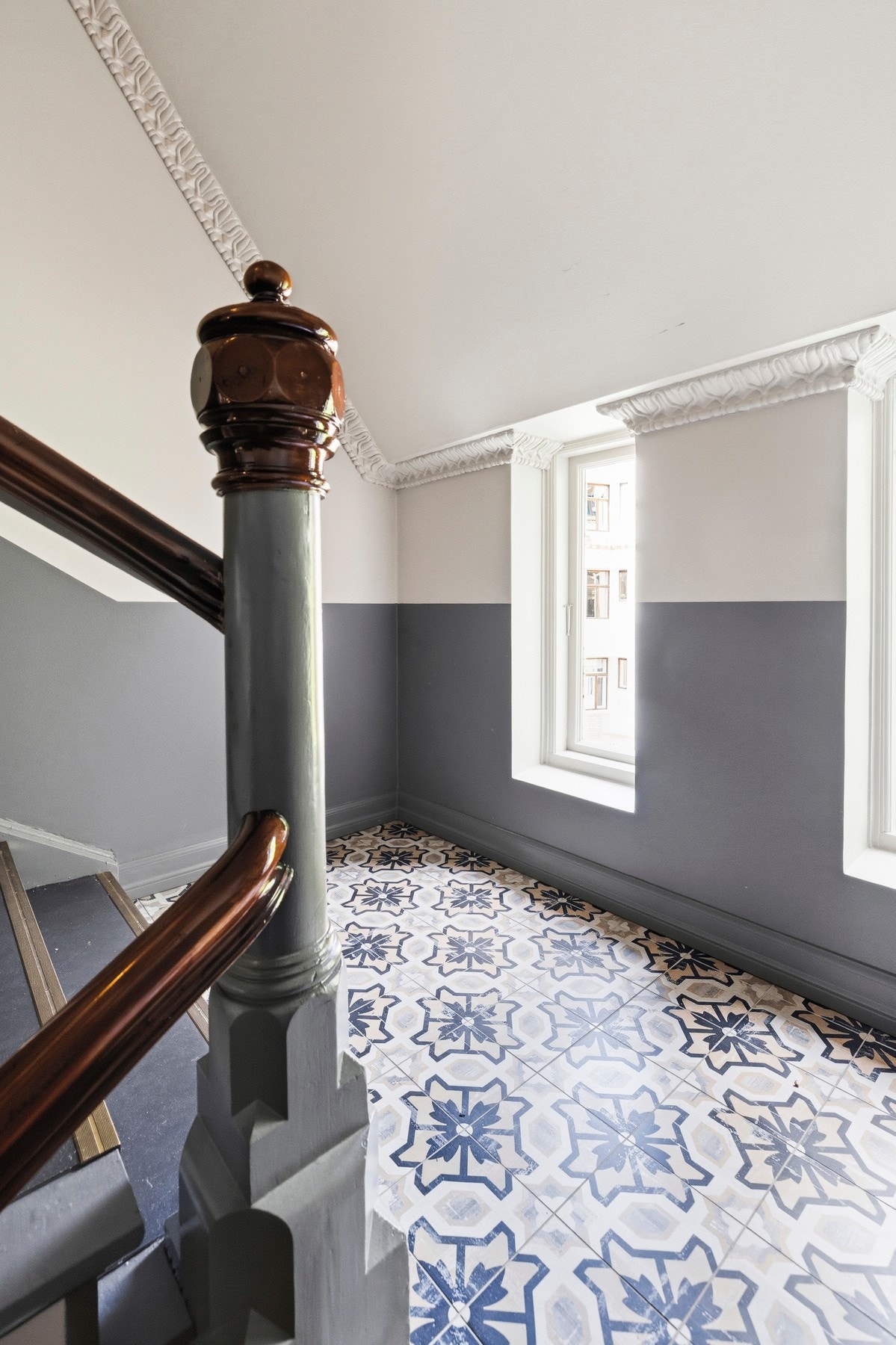 Klassisk felles trappeoppgang. Galleribilde