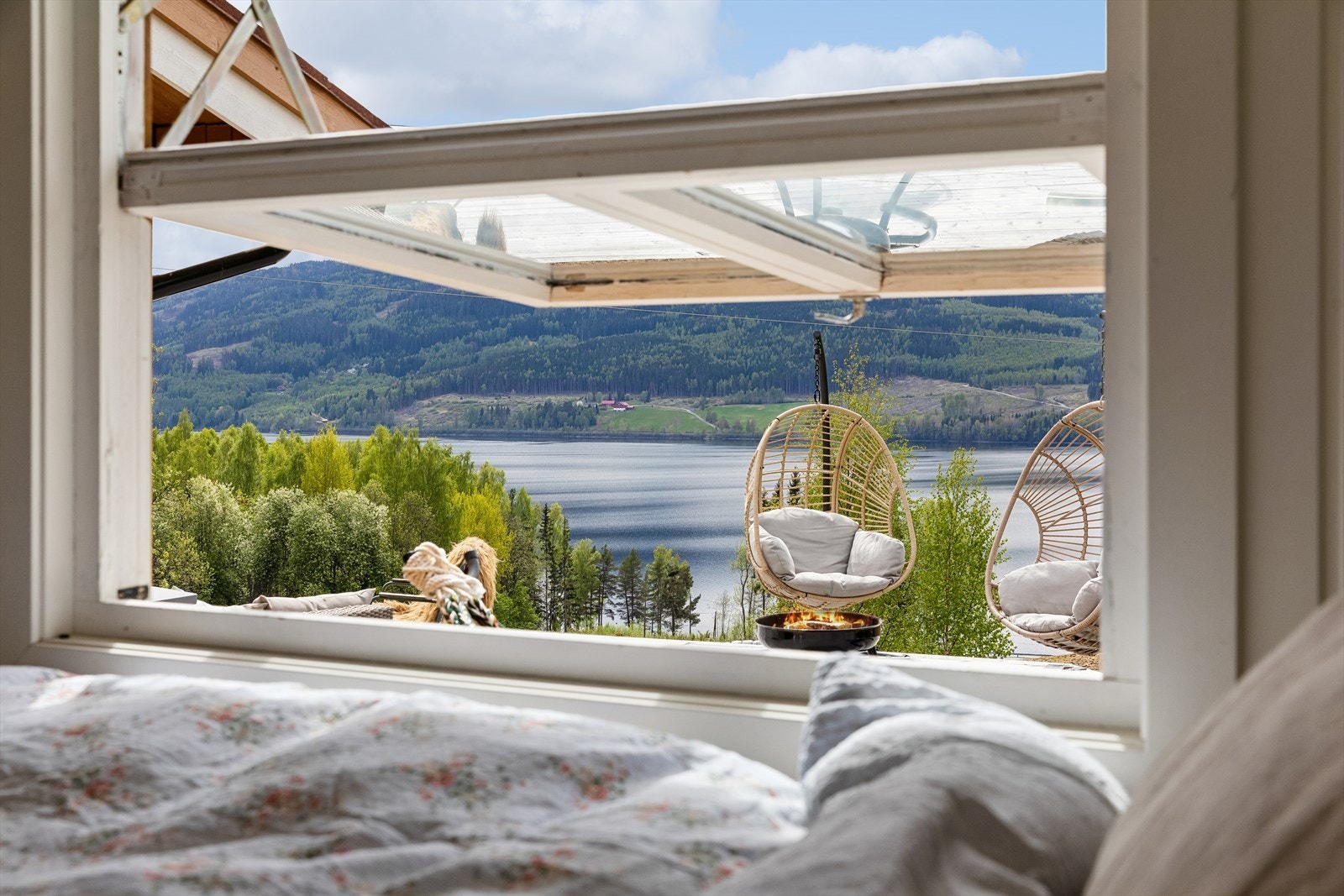 Våkn opp til utsikten over Randsfjorden. Galleribilde