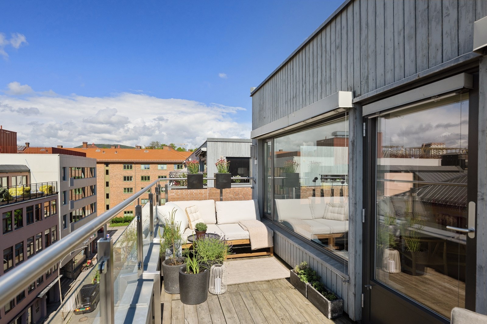God plass til hagemøbler og grill etc. Galleribilde