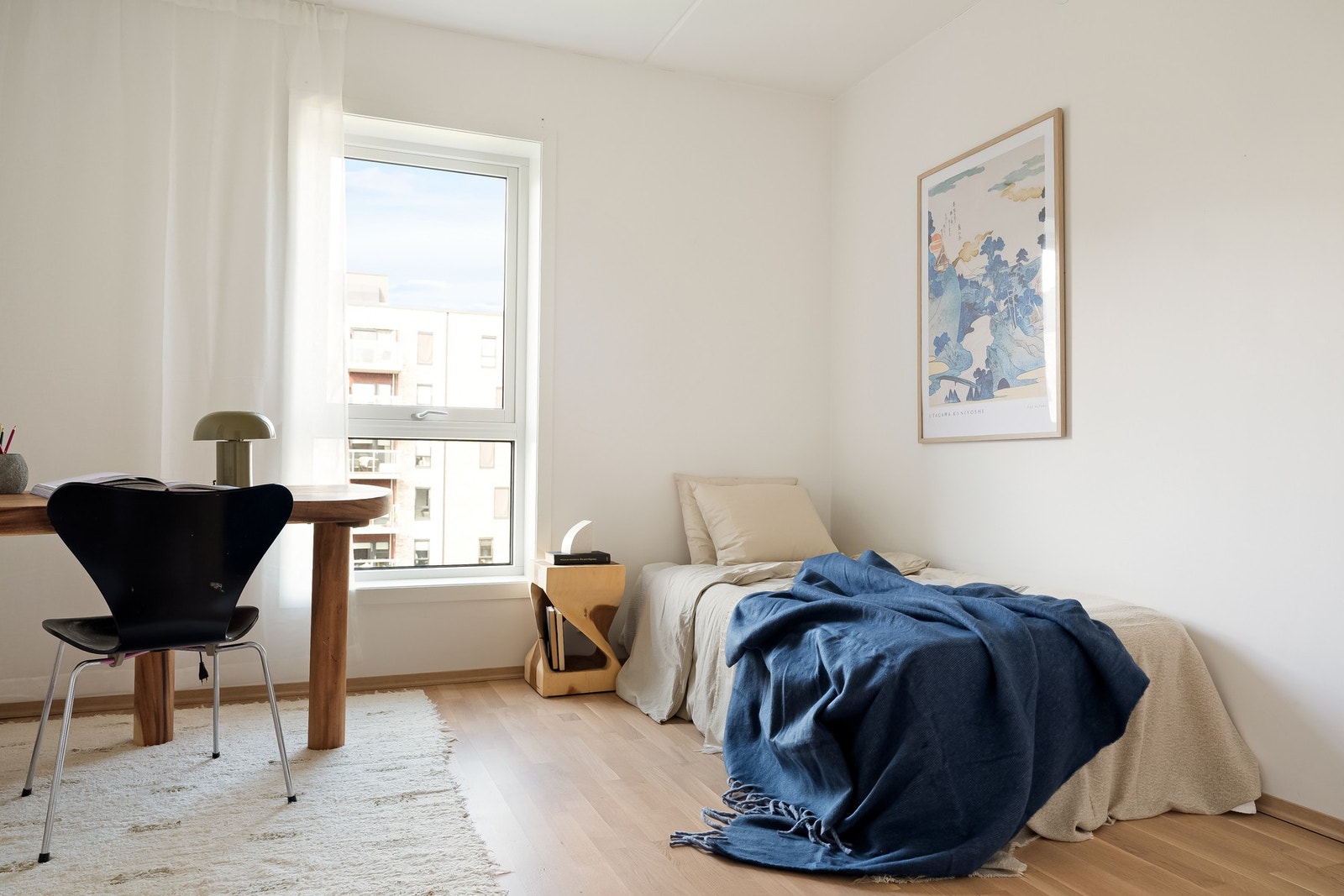 Rommet passer perfekt som barnerom, gjesterom eller kontor - alt etter ønske og behov. Galleribilde