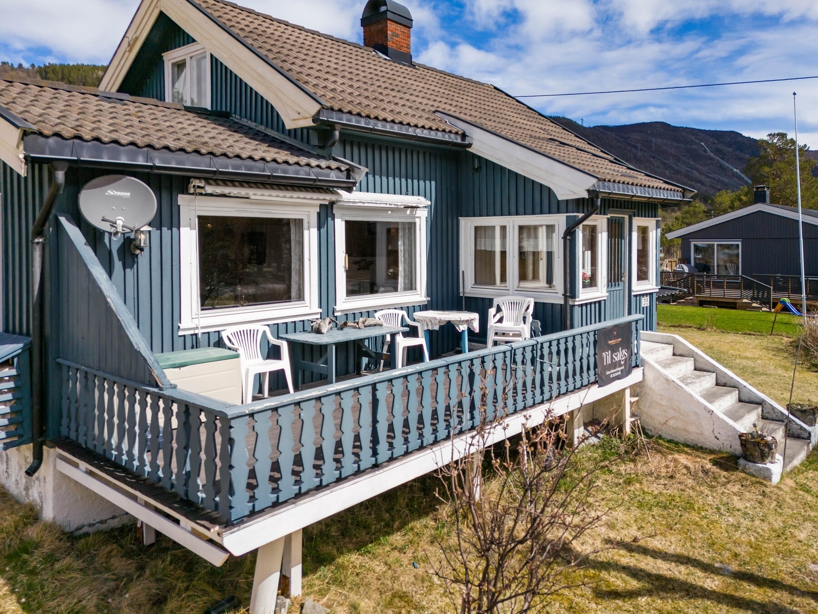 Sjarmerende bolig med flotte uteområder Galleribilde