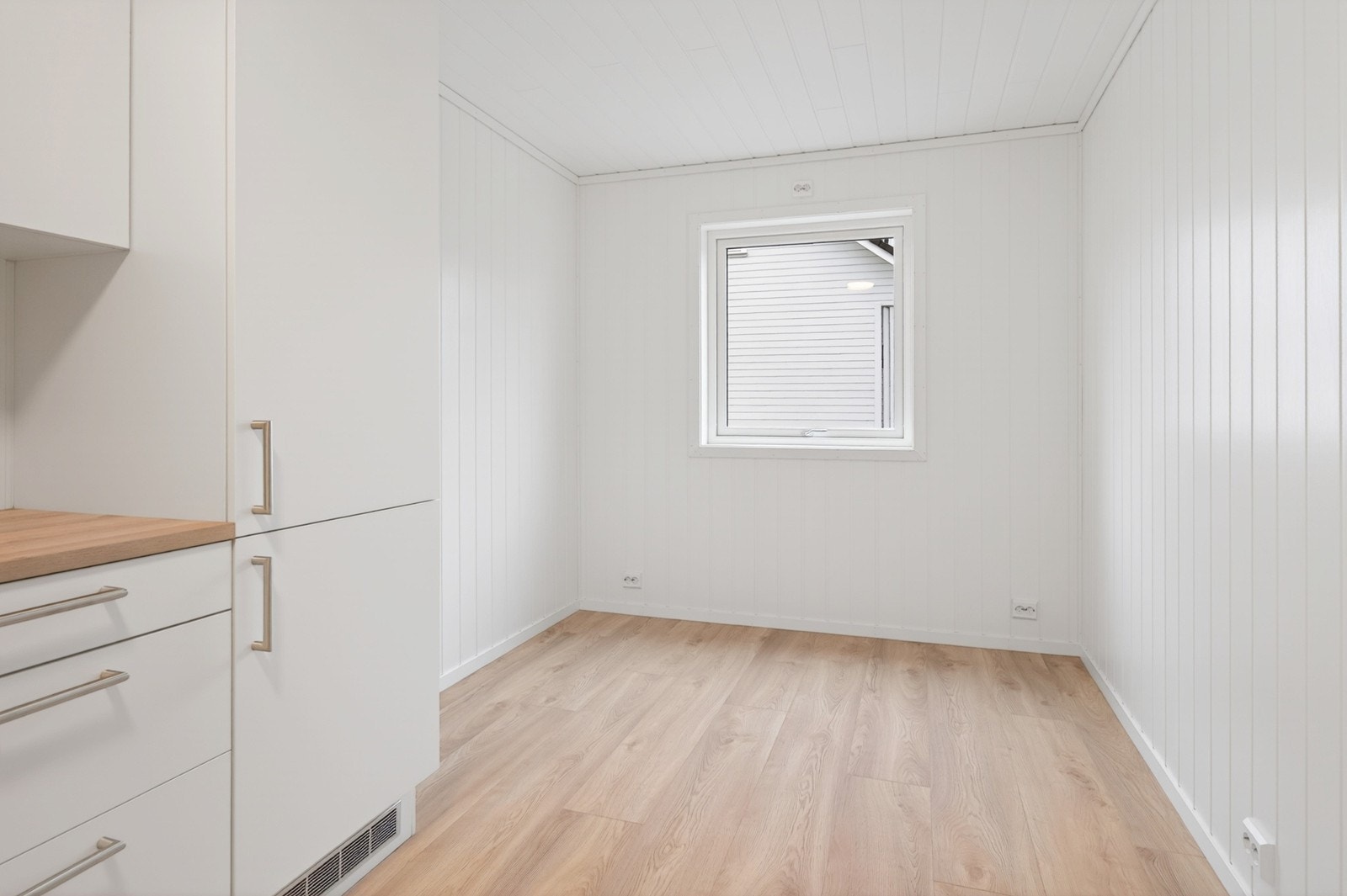 Spiseplass på kjøkken. Galleribilde
