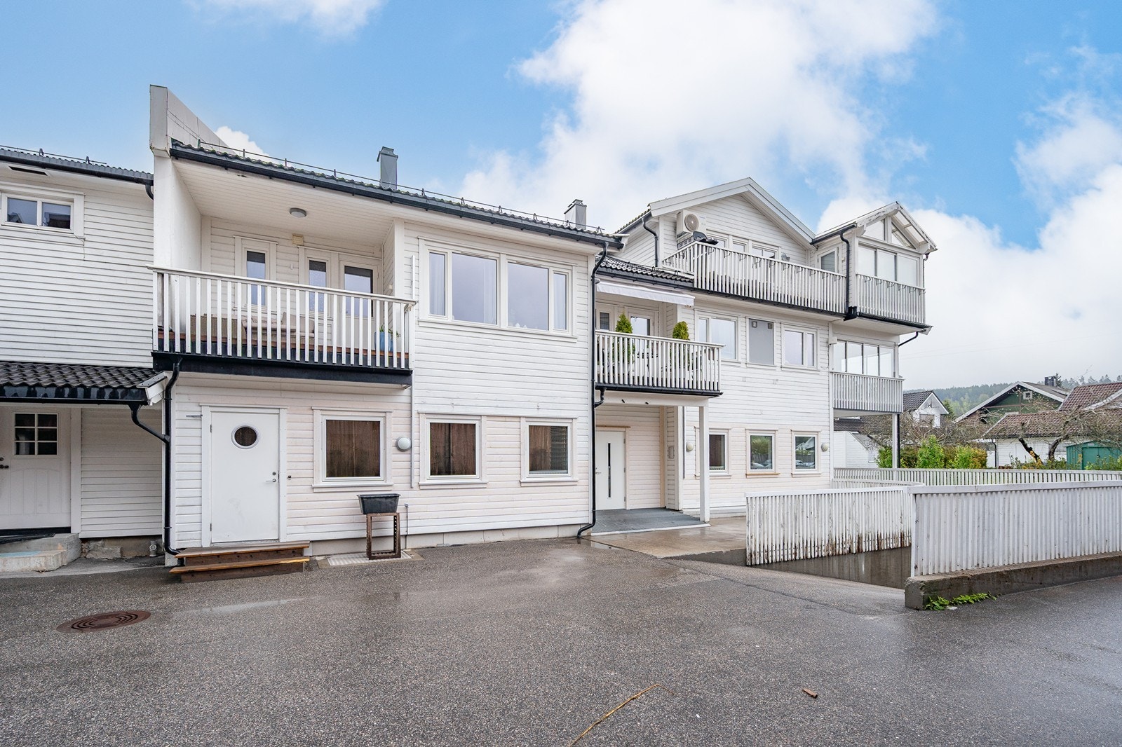Fasade mot inngang Galleribilde
