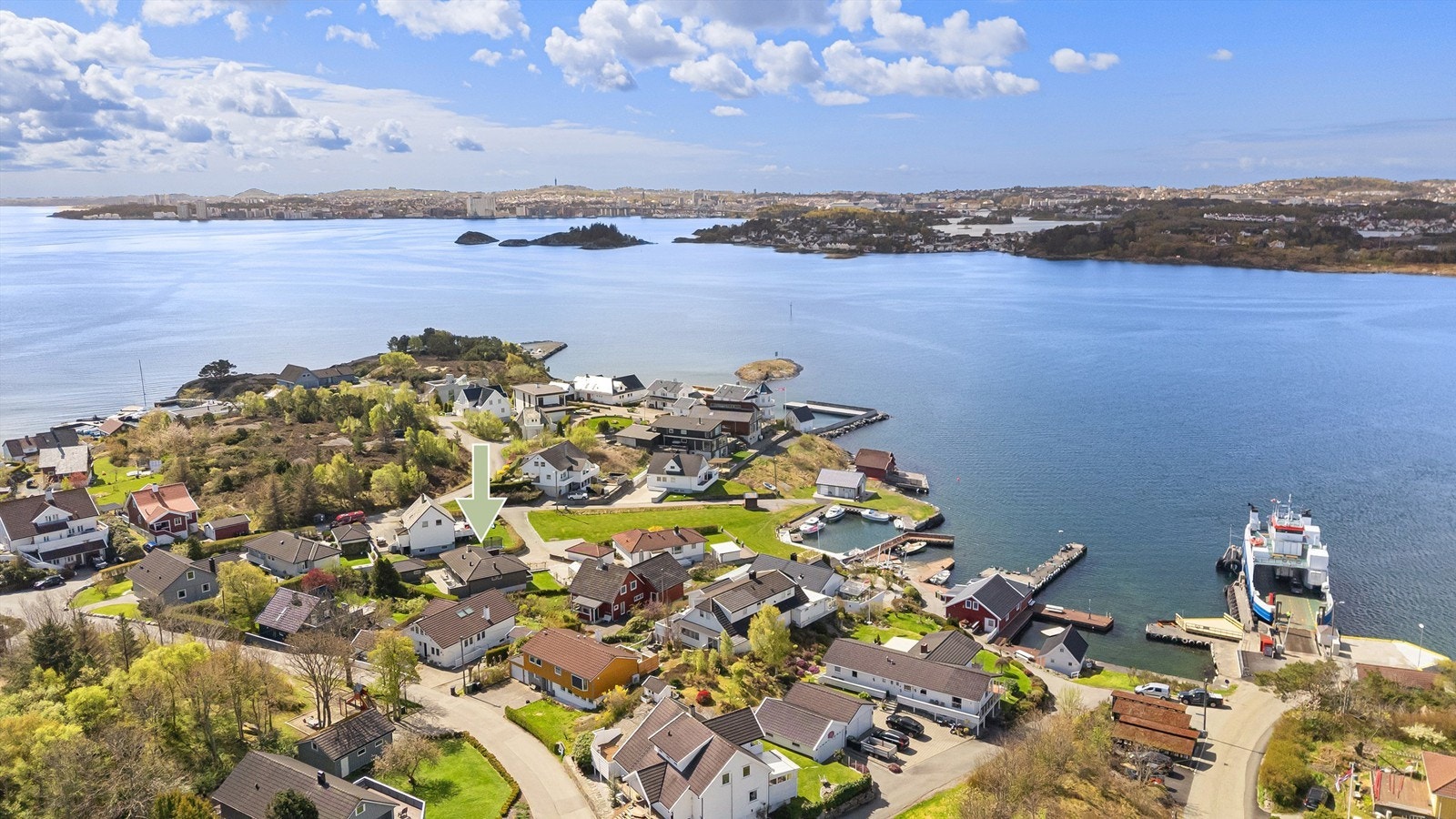Fra fergeleiet er det gode forbindelser inn til Stavanger sentrum med båtavgang 2 ganger i timen Galleribilde