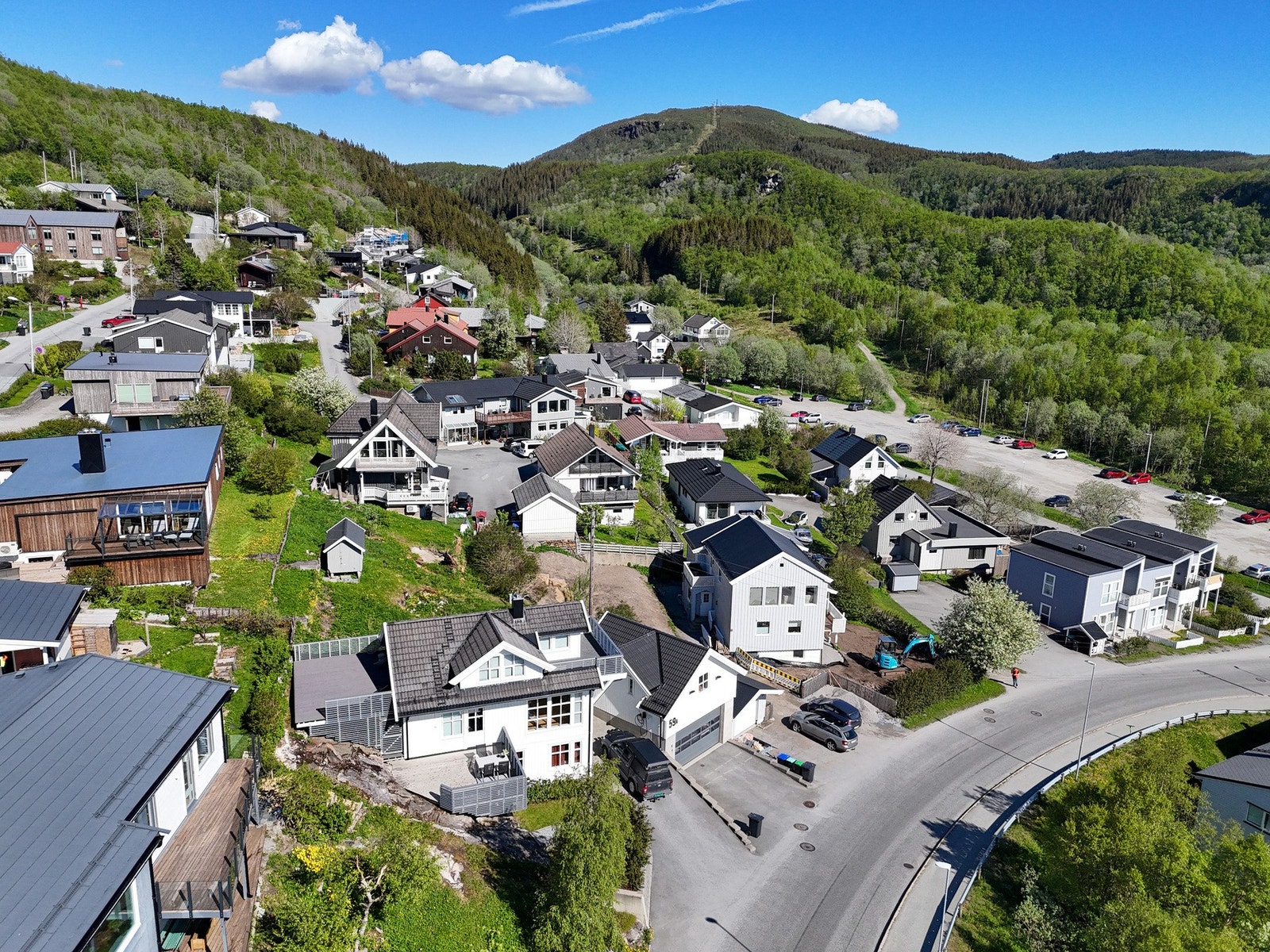 Et drøyt steinkast fra husveggen finner du Maskinisten - Selve utgangspunktet for et enormt utvalg av turmuligheter i Bodømarka Galleribilde