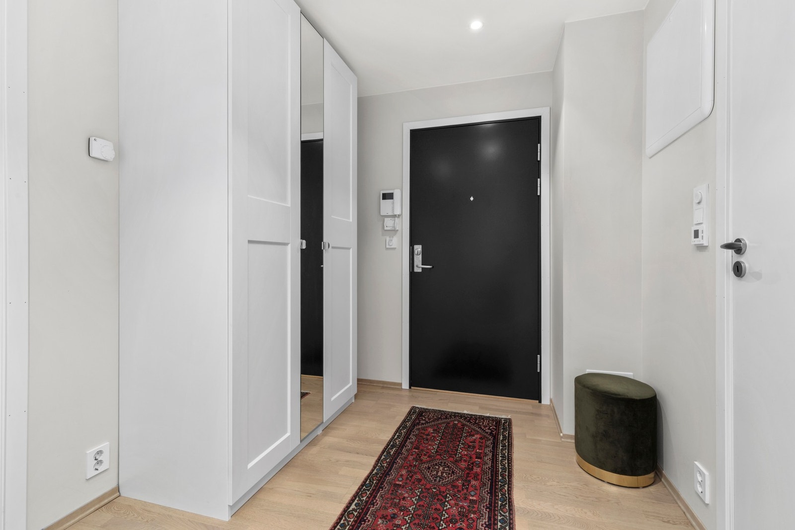 Entré med god plass til å ta imot gjester Galleribilde