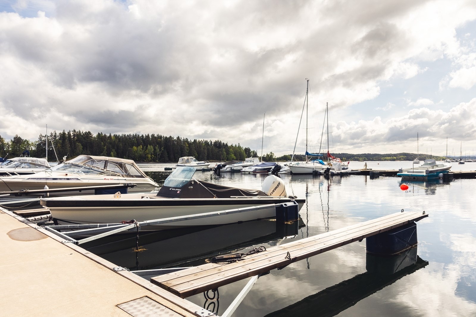 Det er mulig å kjøpe opsjon til båtplass for kr. 400.000,-. Kontakt megler for nærmere informasjon. Galleribilde