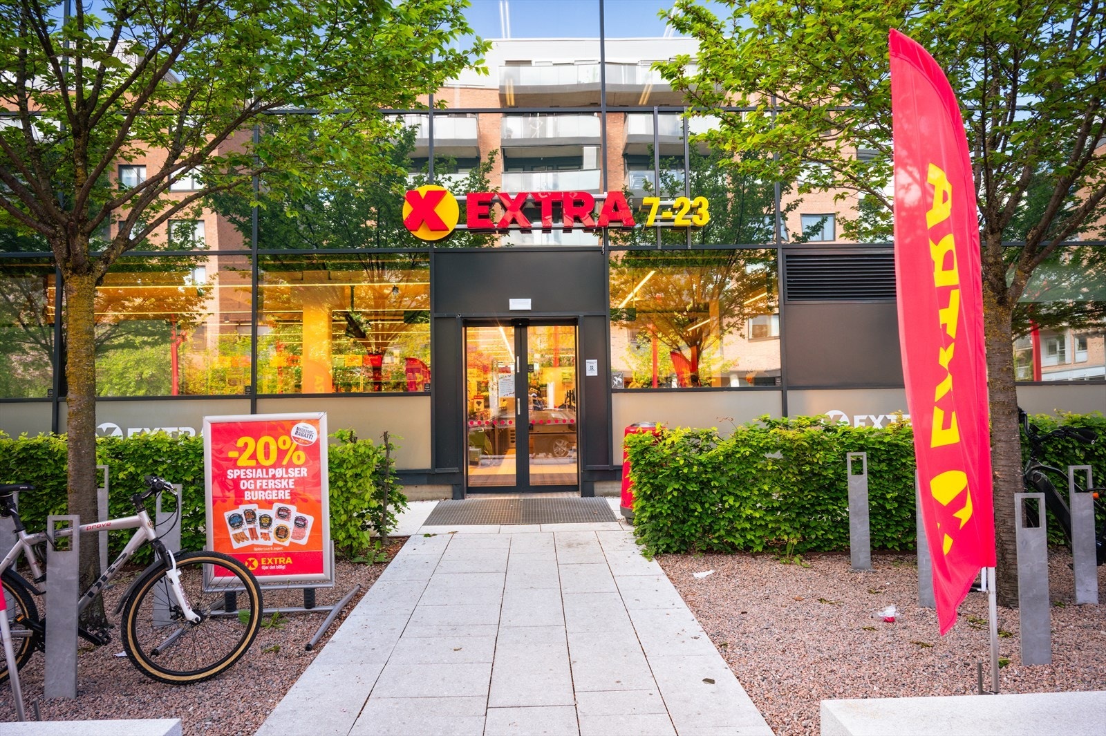 Kort vei til flere matbutikker m.m. Galleribilde