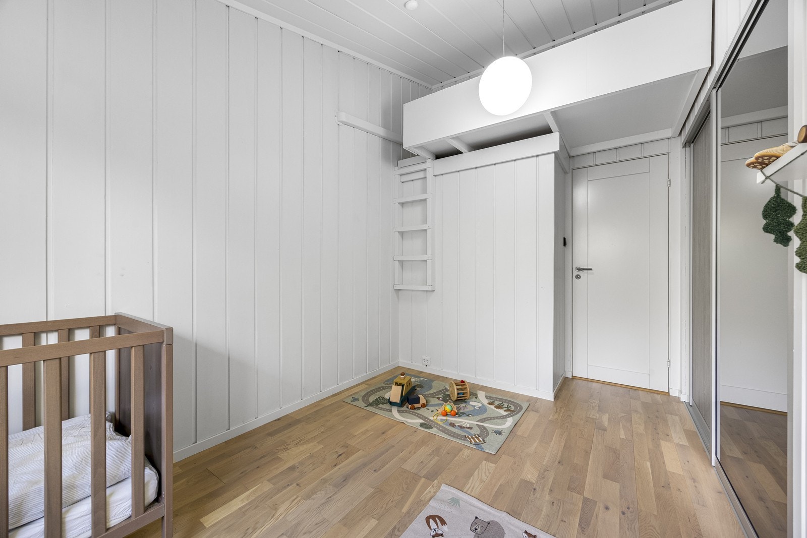 Hems, særlig stas for yngre barn. Galleribilde