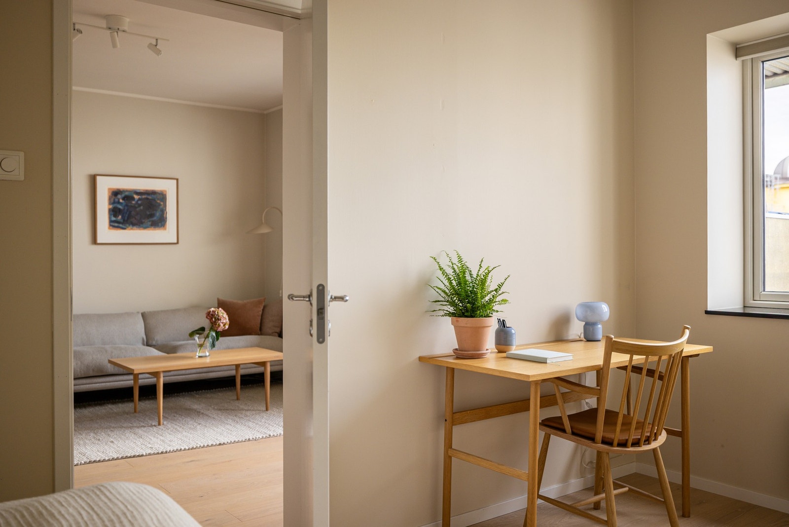 Det er også innredet med et praktisk hjemmekontor for de som har behov for det. Galleribilde