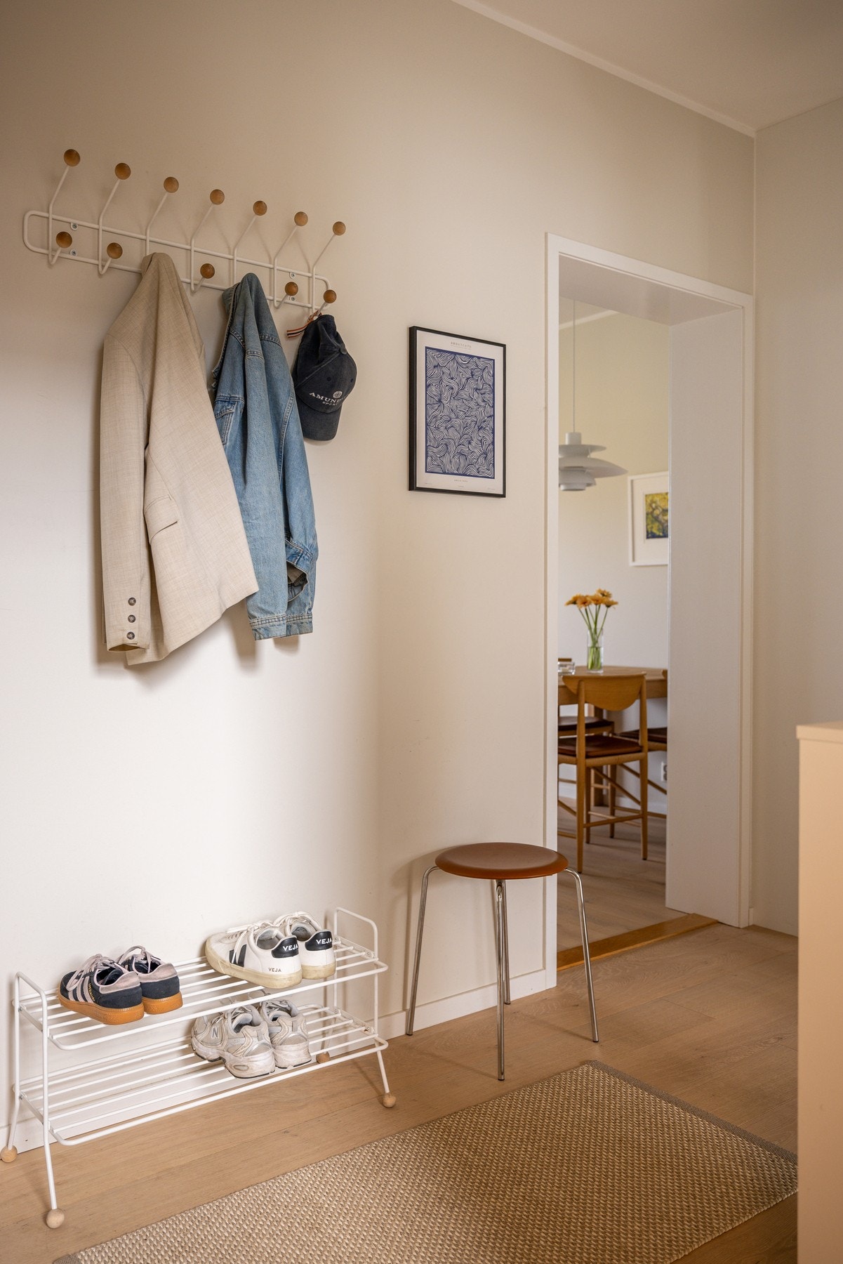 Ekstra lagringsplass finnes i 3 boder som leiligheten disponerer. Galleribilde
