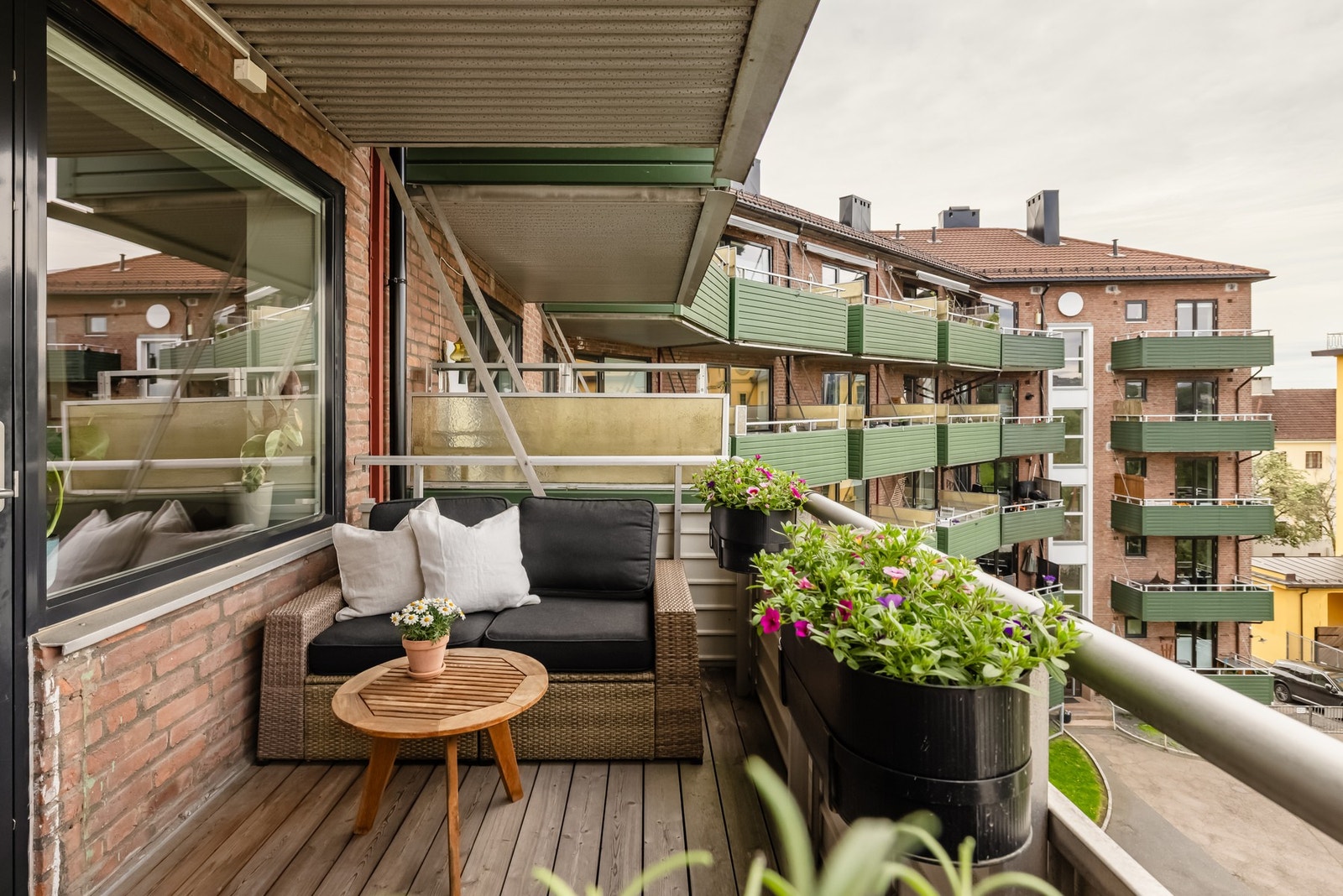 Solen har man fra tidlig ettermiddag til ca. kl. 19.00 om sommeren i følge selgere. Galleribilde