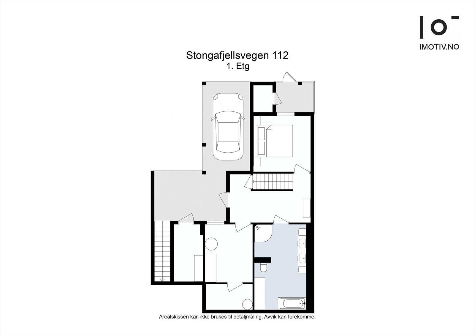 Første etasje er boligens inngangsplan og inneholder entré, et stort bad/vaskerom, to soverom og en innvendig bod. Galleribilde