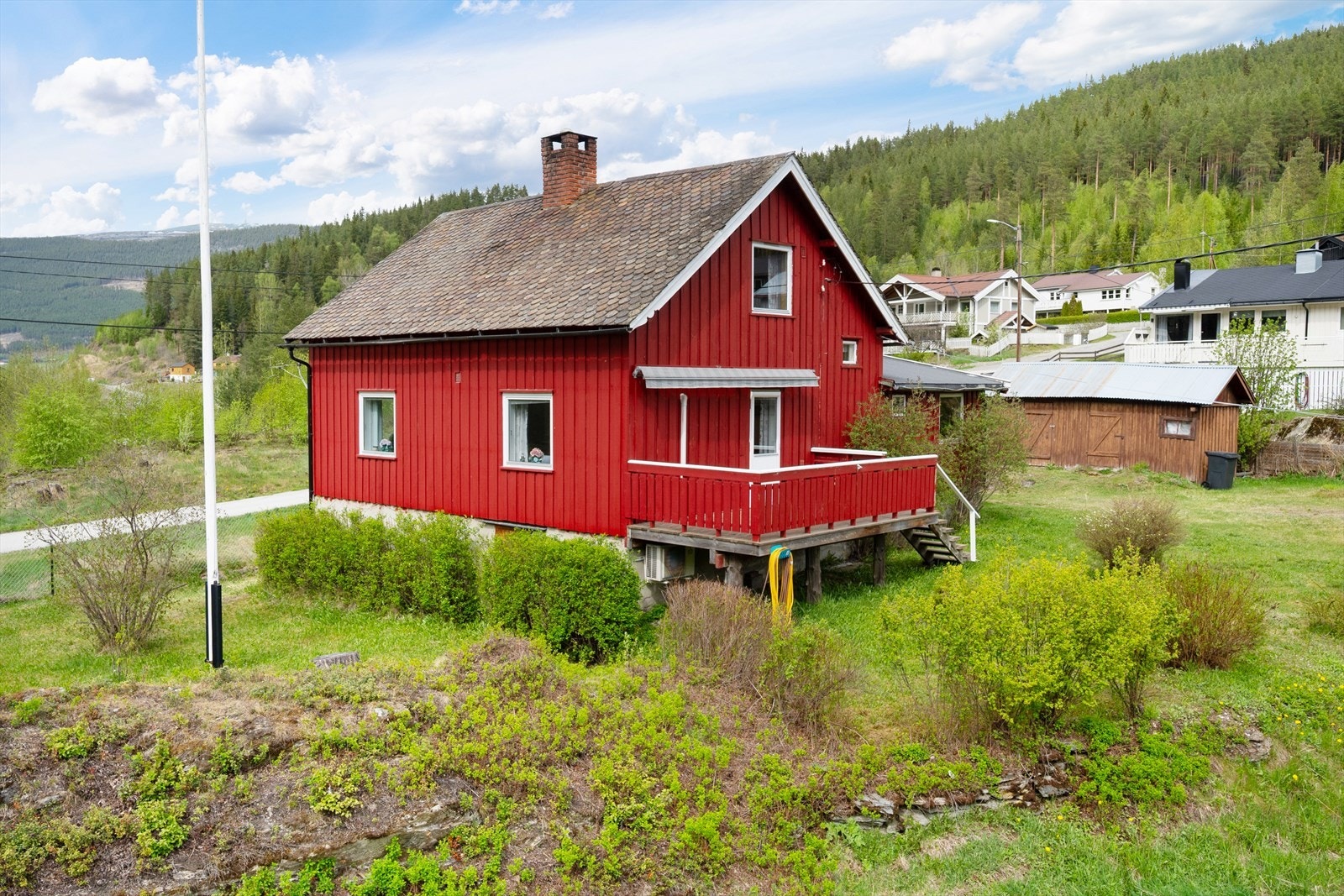 Det er montert terrassemarkise. Galleribilde