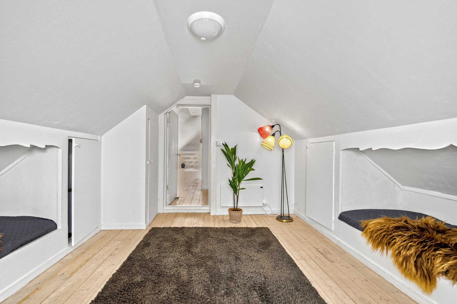 De innebygde sengene fremstår som koselige, små huler for de minste i familien. Galleribilde