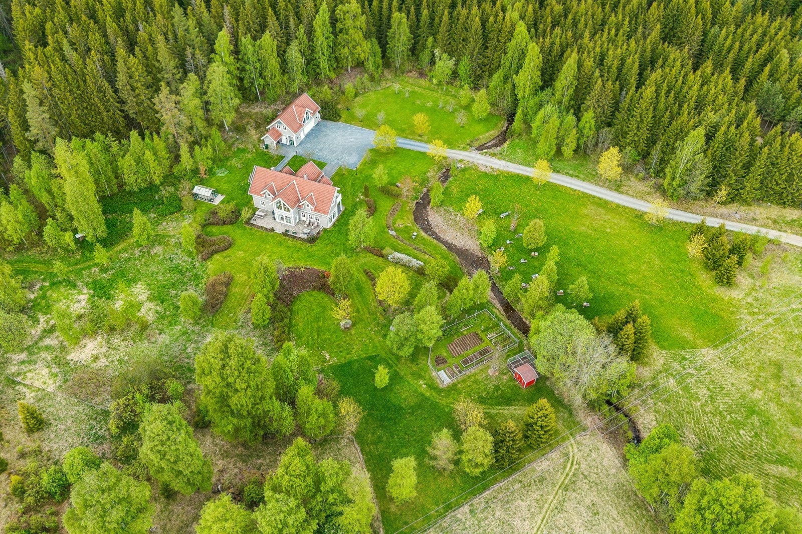 Området byr på rike muligheter for friluftsliv, med flott turterreng rett utenfor døren. Galleribilde