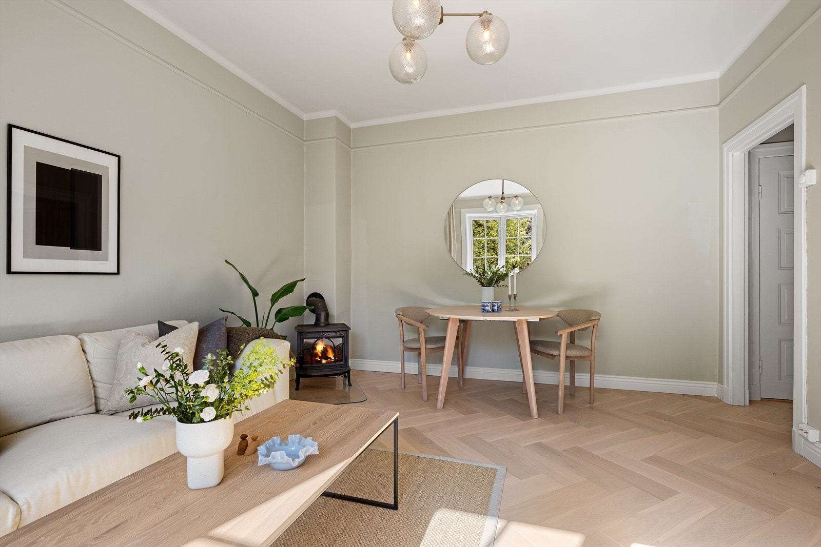Egen sone med plass til spisebord stoler. Galleribilde
