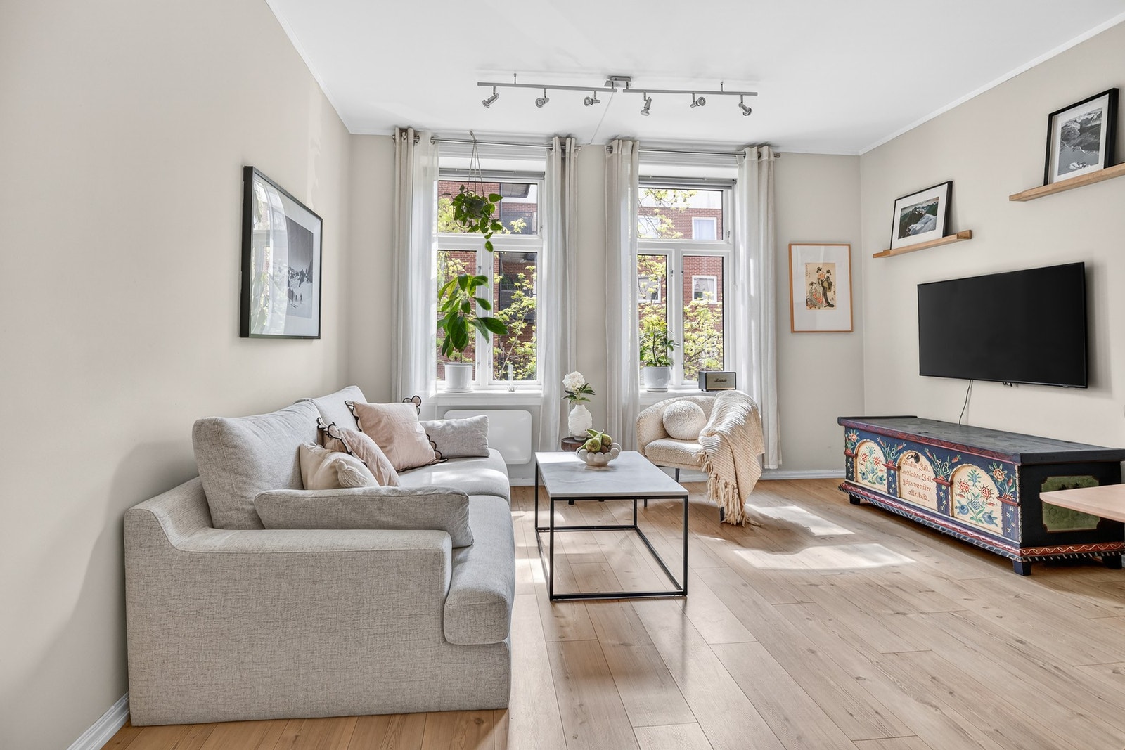 Alle vinduene i leiligheten var nye i 2020 i regi av borettslaget. Galleribilde