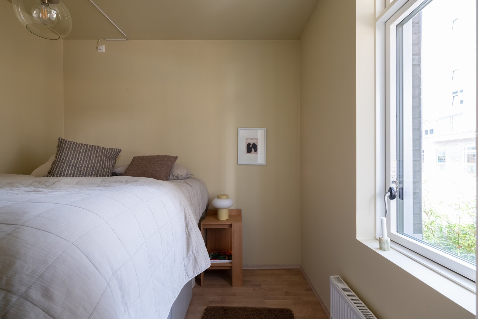 Rommet er vendt mot rolige omgivelser, så her er alt lagt til rette for en god natt med søvn. Galleribilde