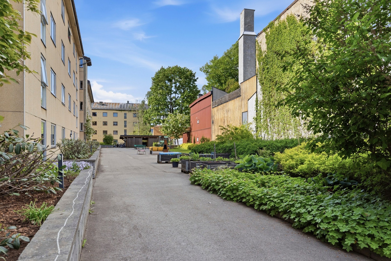 Hyggelig felles bakgård Galleribilde