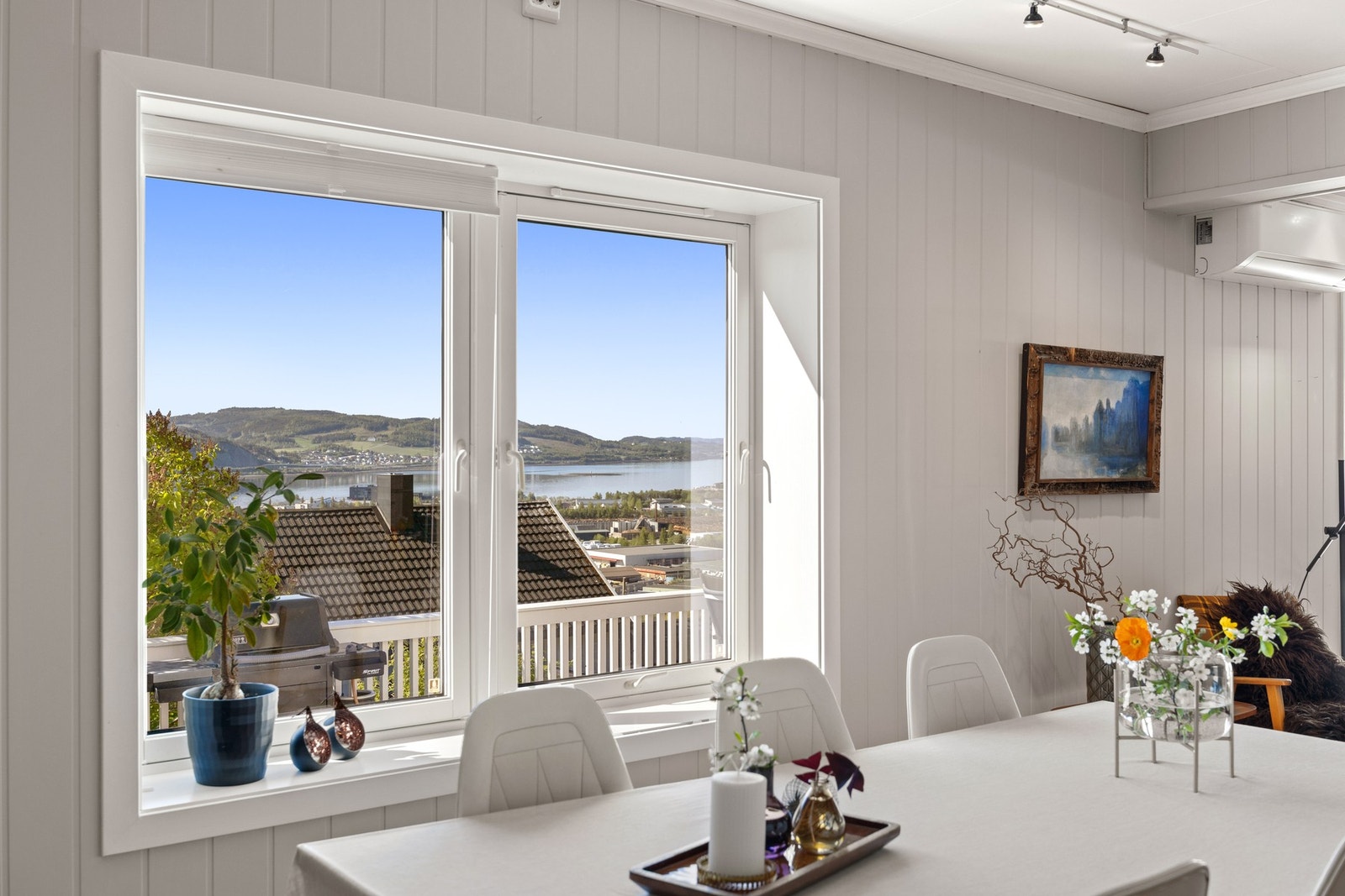 Utsikt fra spisebordet Galleribilde