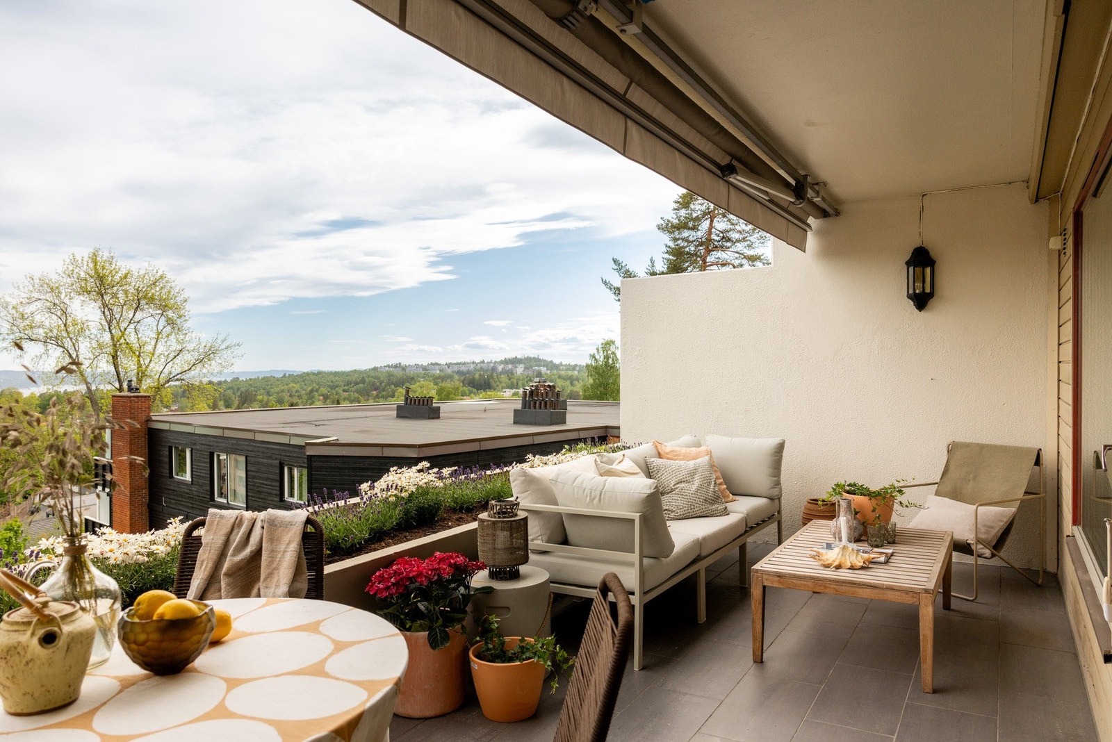 Solrik terrasse på 14 kvm. Galleribilde