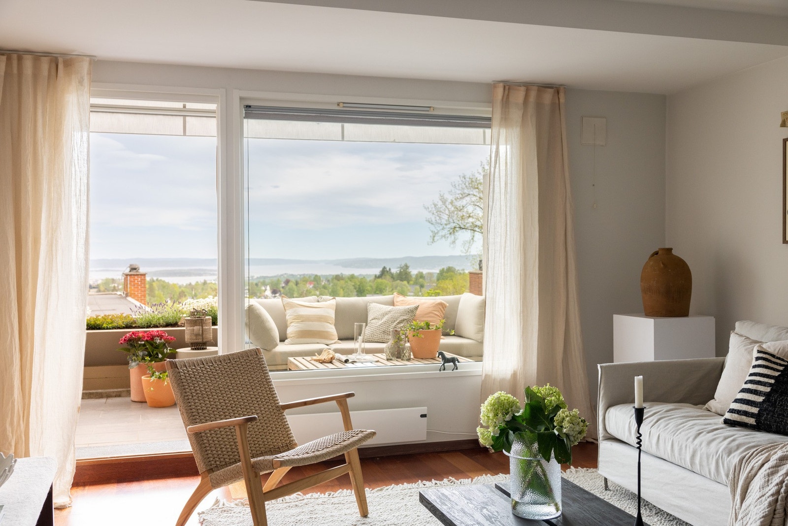 Fra leiligheten har du nydelig utsikt over Oslofjorden. Galleribilde
