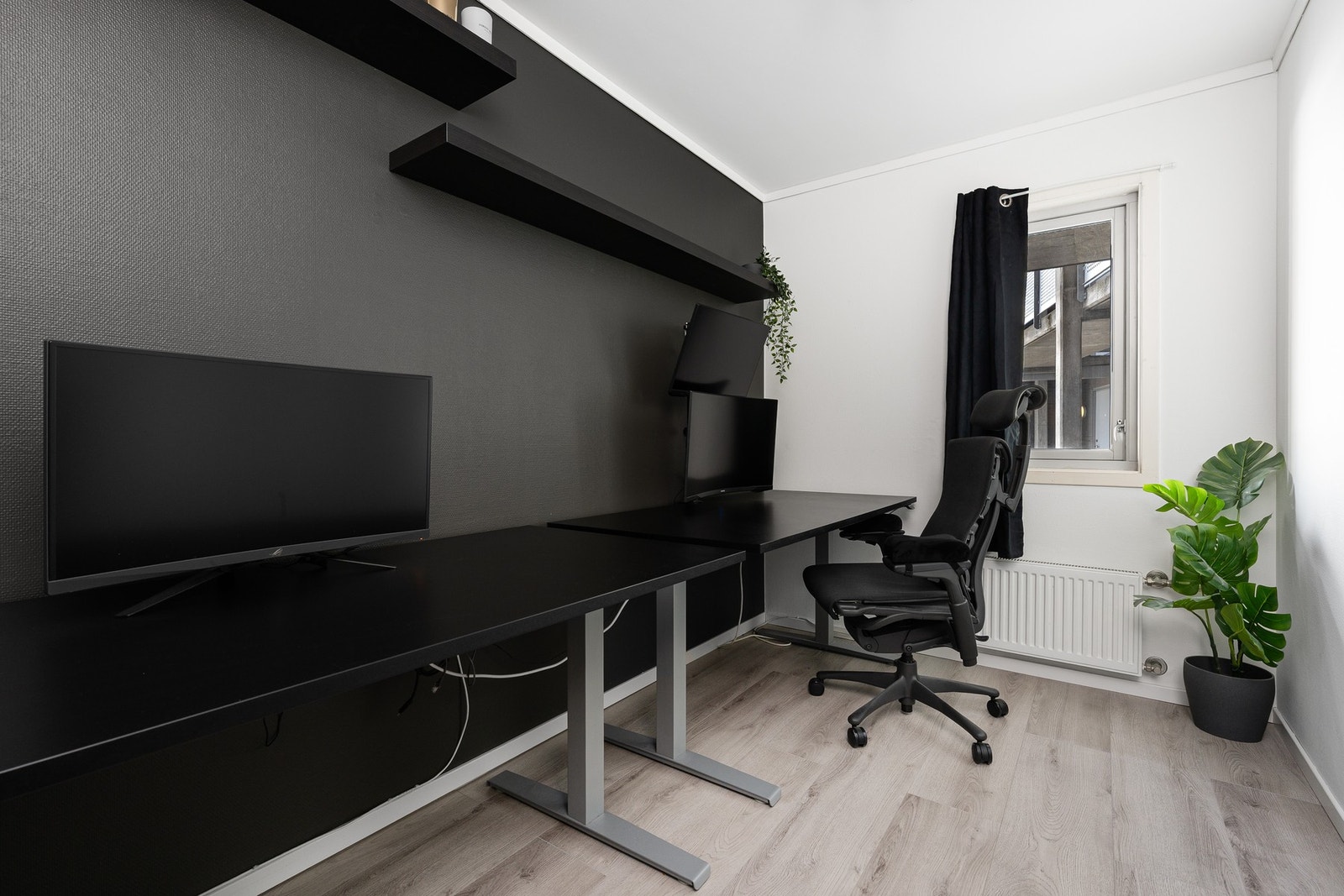 - Soverom 2 | Blir i dag brukt til kontor/gjesterom - Galleribilde