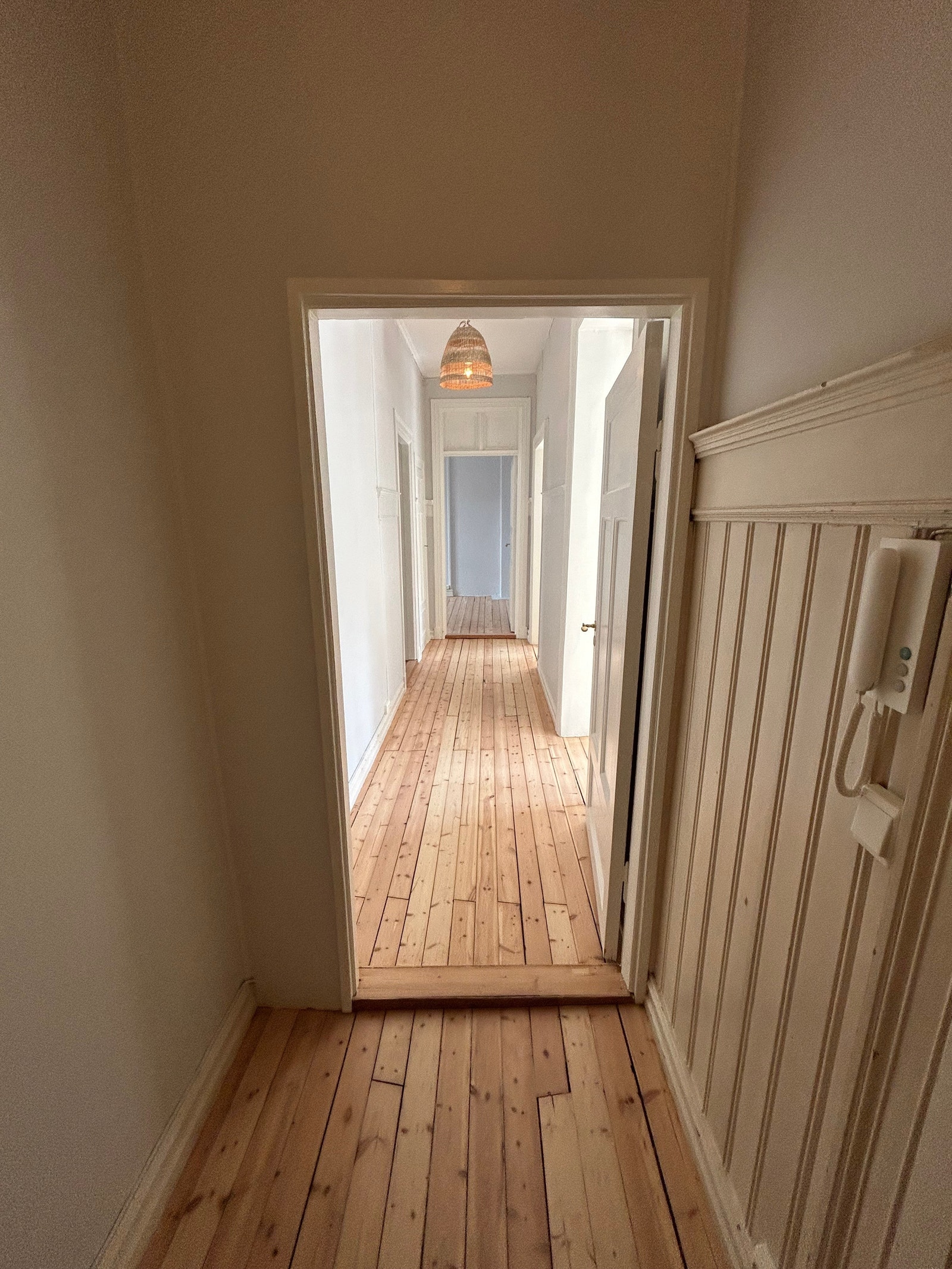 Alle rom har inngang i fra stor entre. Galleribilde