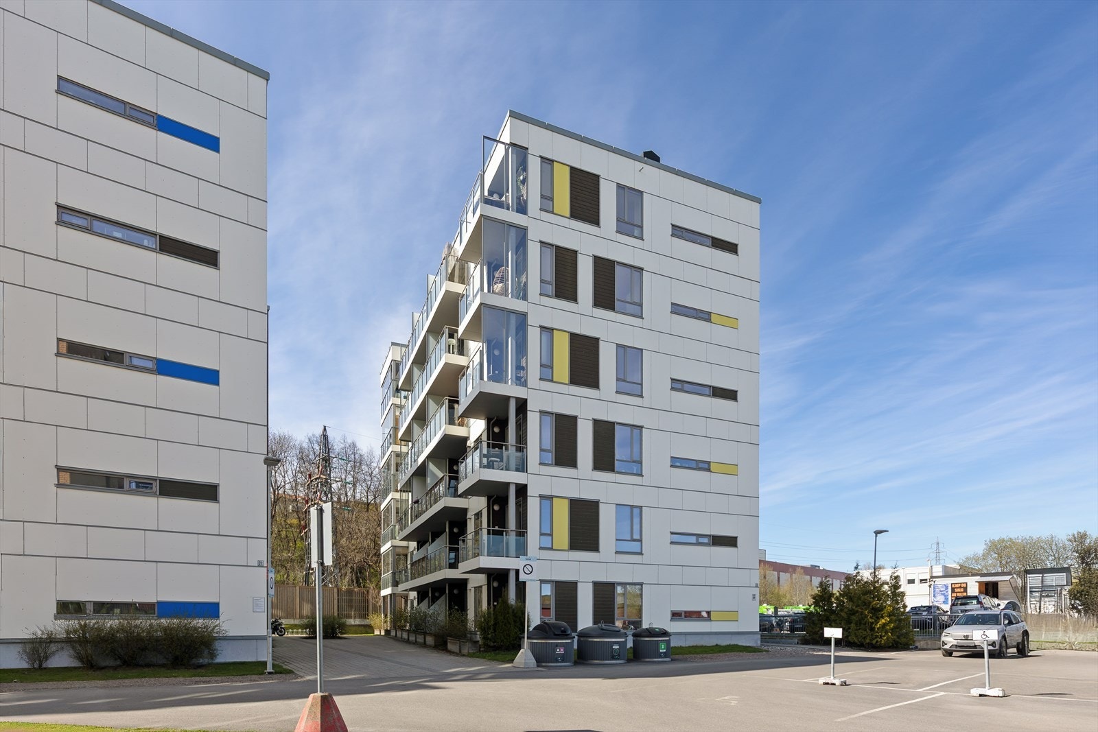 Bygget er fra 2019 og er en del av Åråsen Hage Boligsameie, som består av 153 boligseksjoner. Galleribilde