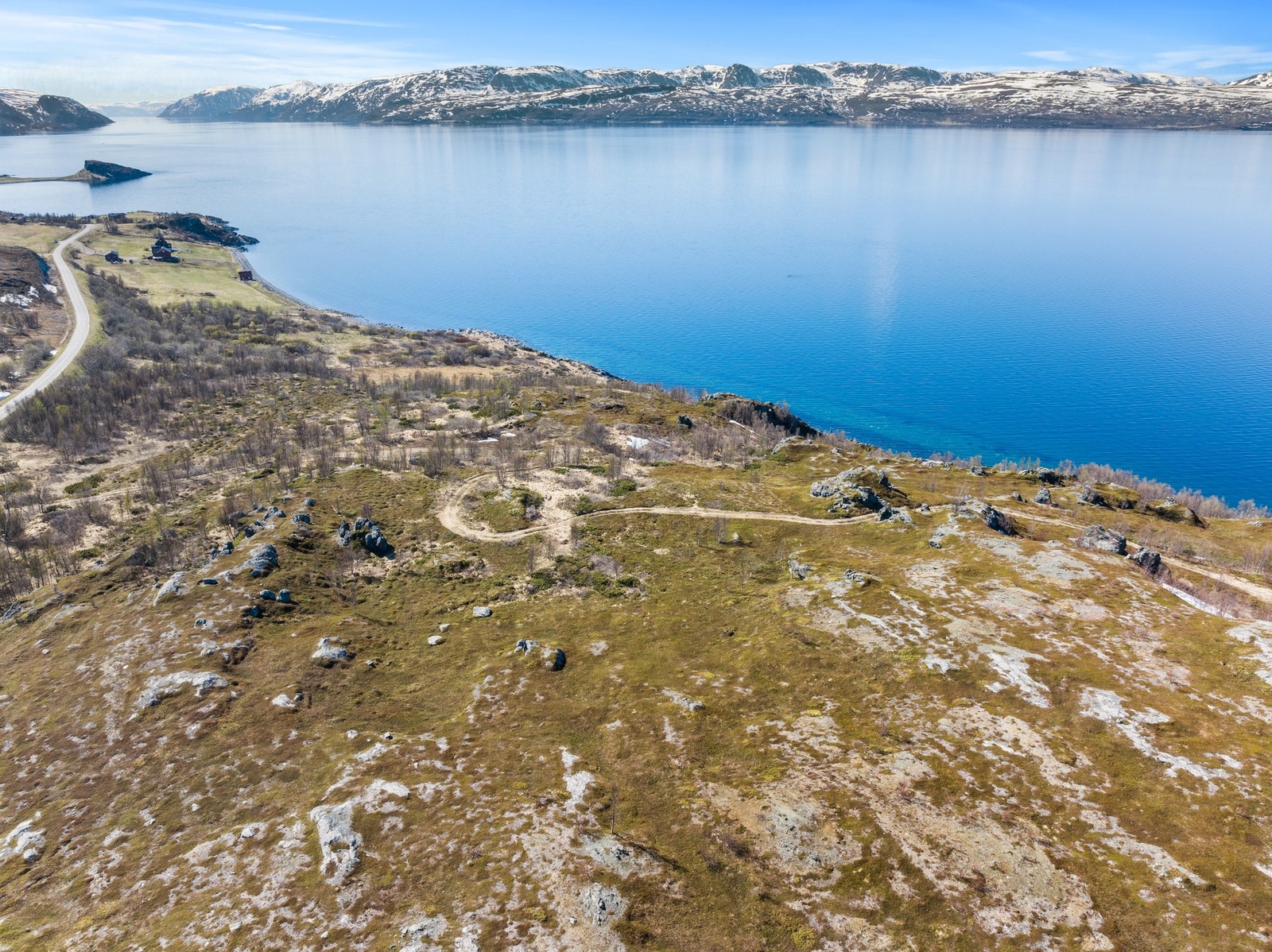 Vid utsikt over fjordlandskapet fra eiendommen. Galleribilde