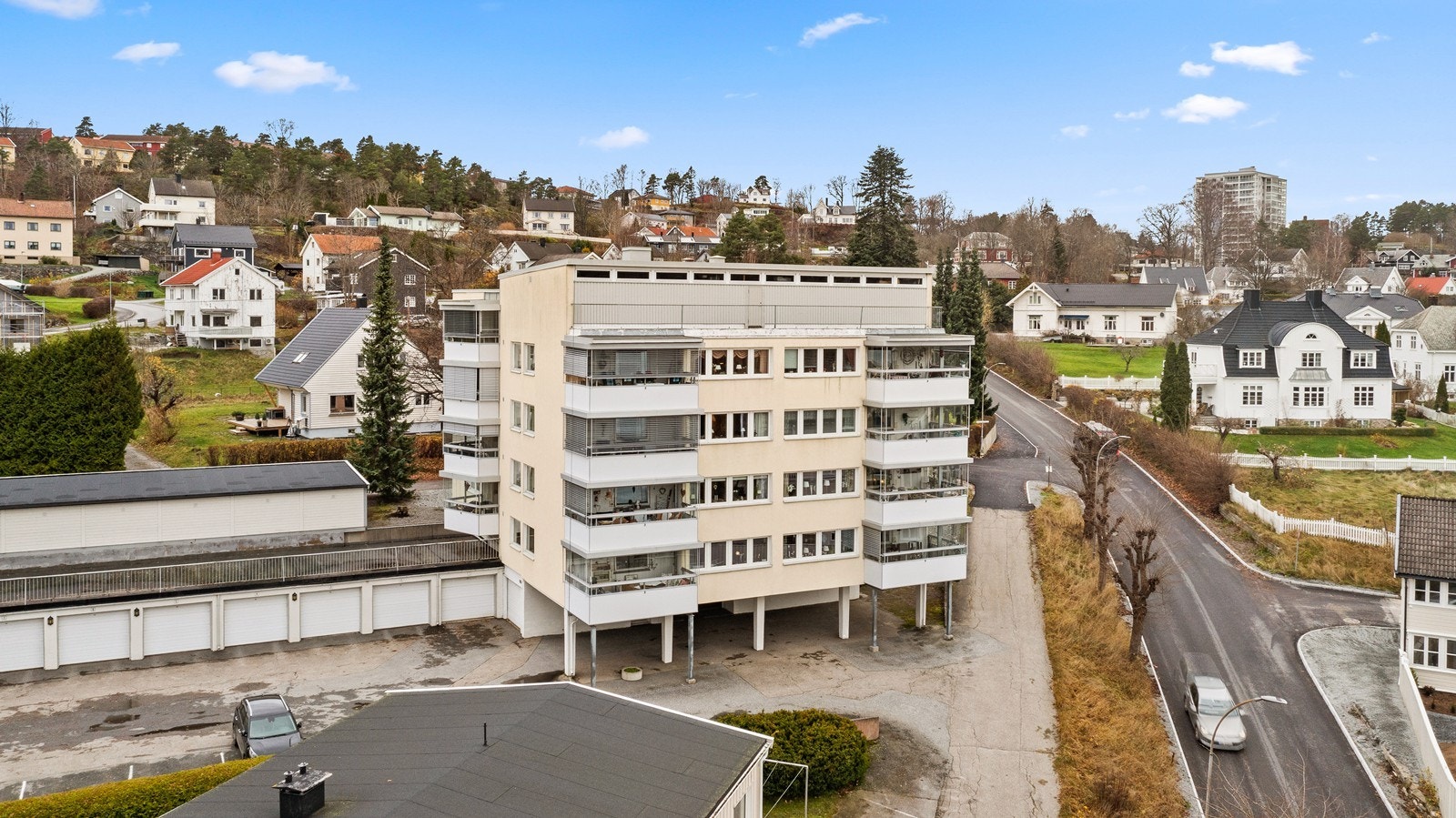 Det er nylig byttet vinduer i borettslaget (alle vinduer mot unntak av vinduer på soverom). Galleribilde