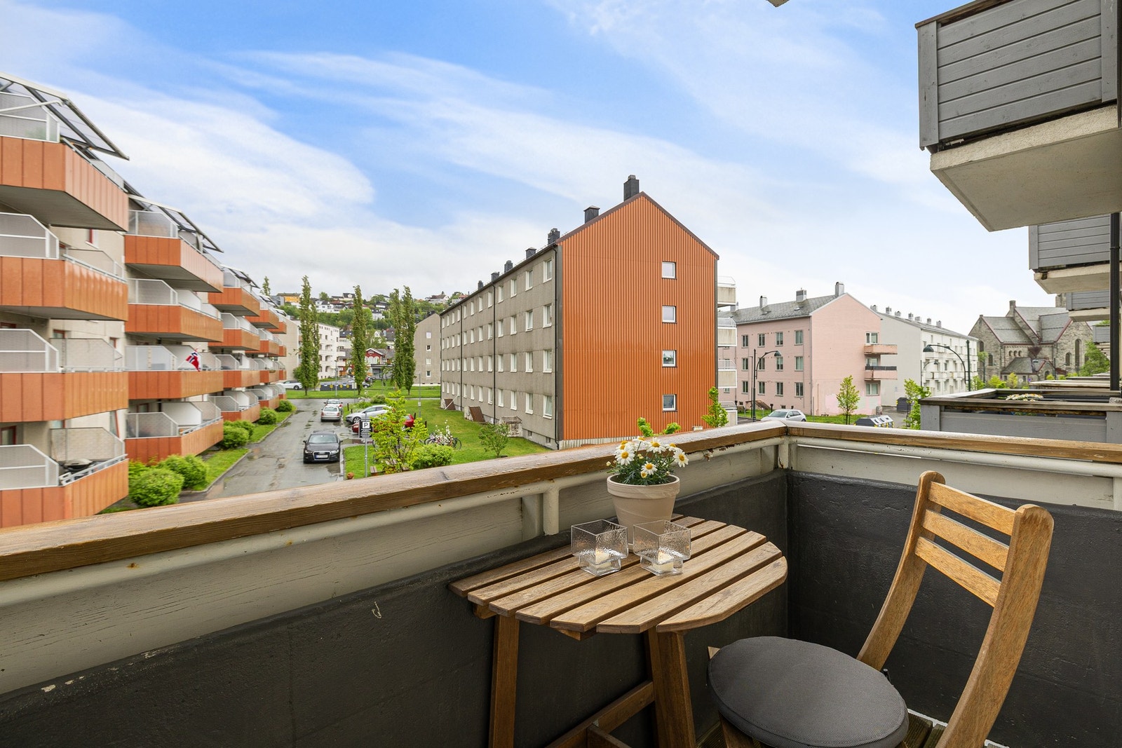 Balkongen er på 2,2m². Galleribilde