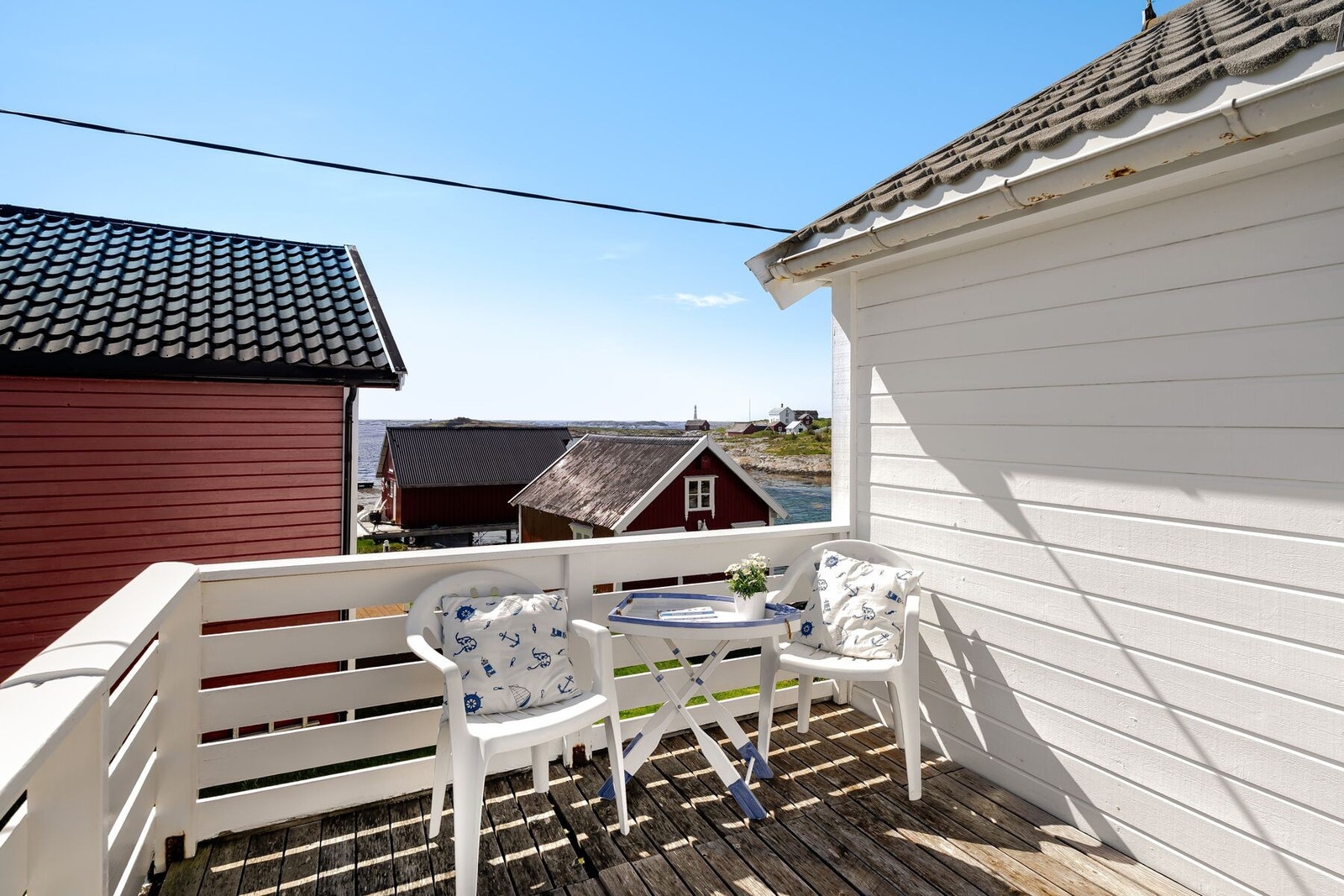 Balkong med gode solforhold og flott utsikt Galleribilde