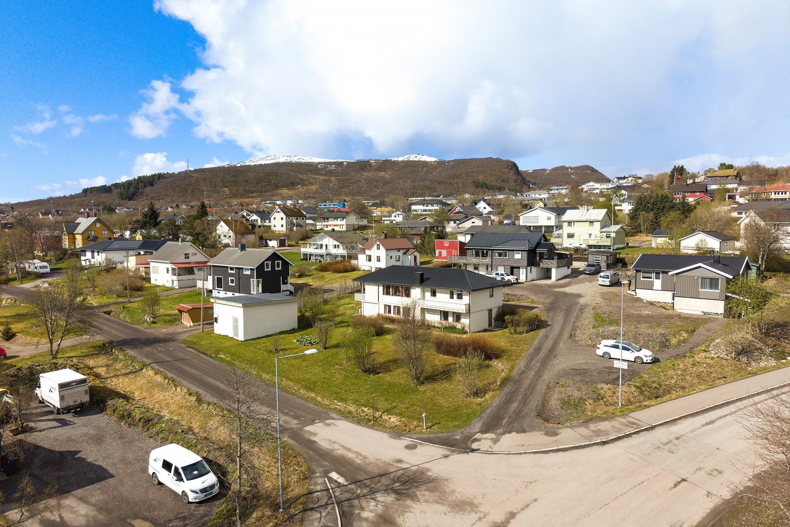 Boligen ligger i et etablert nabolag Galleribilde