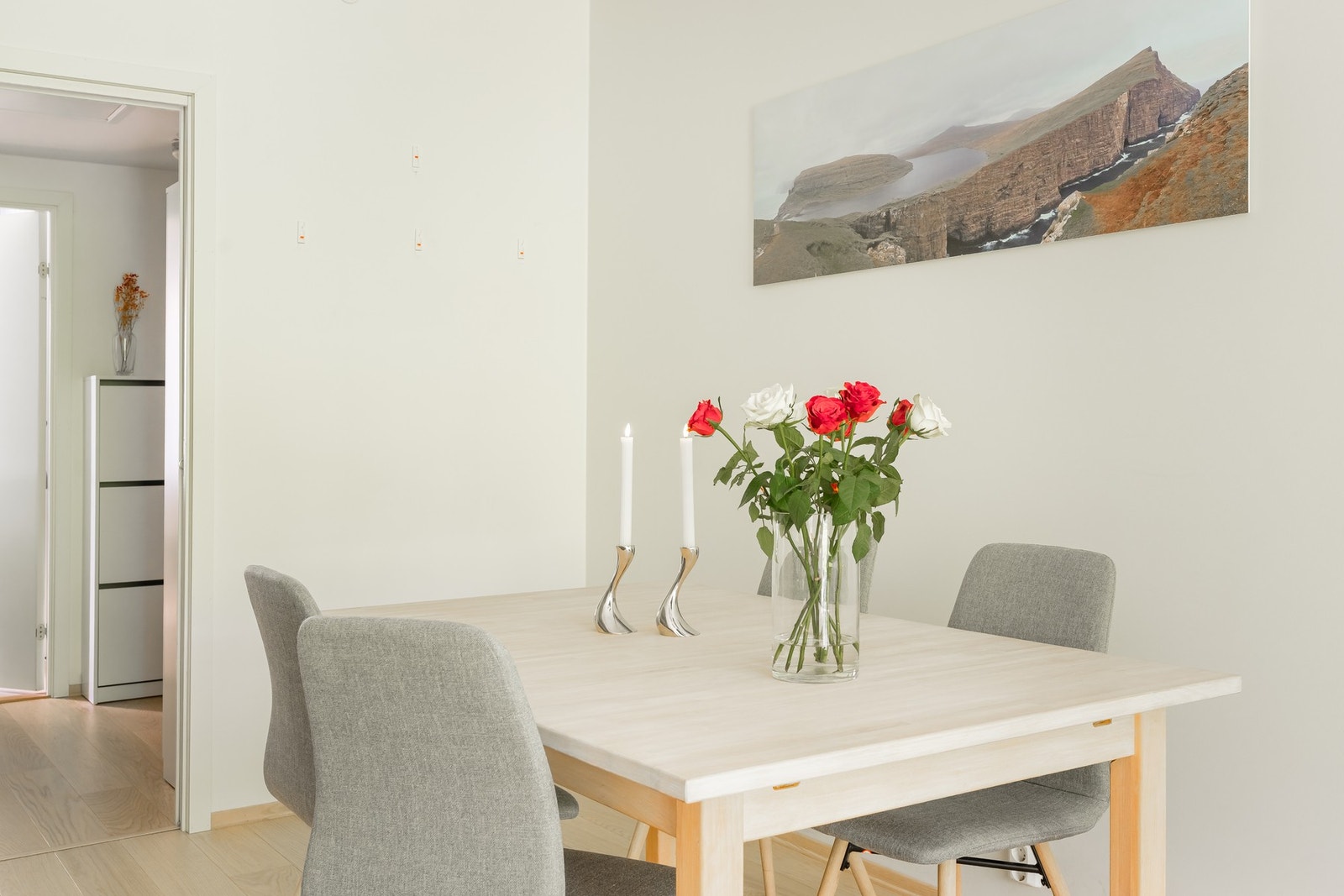 Da leiligheten er fra 2021 er det en gjennomgående god standard og planløsning. Galleribilde