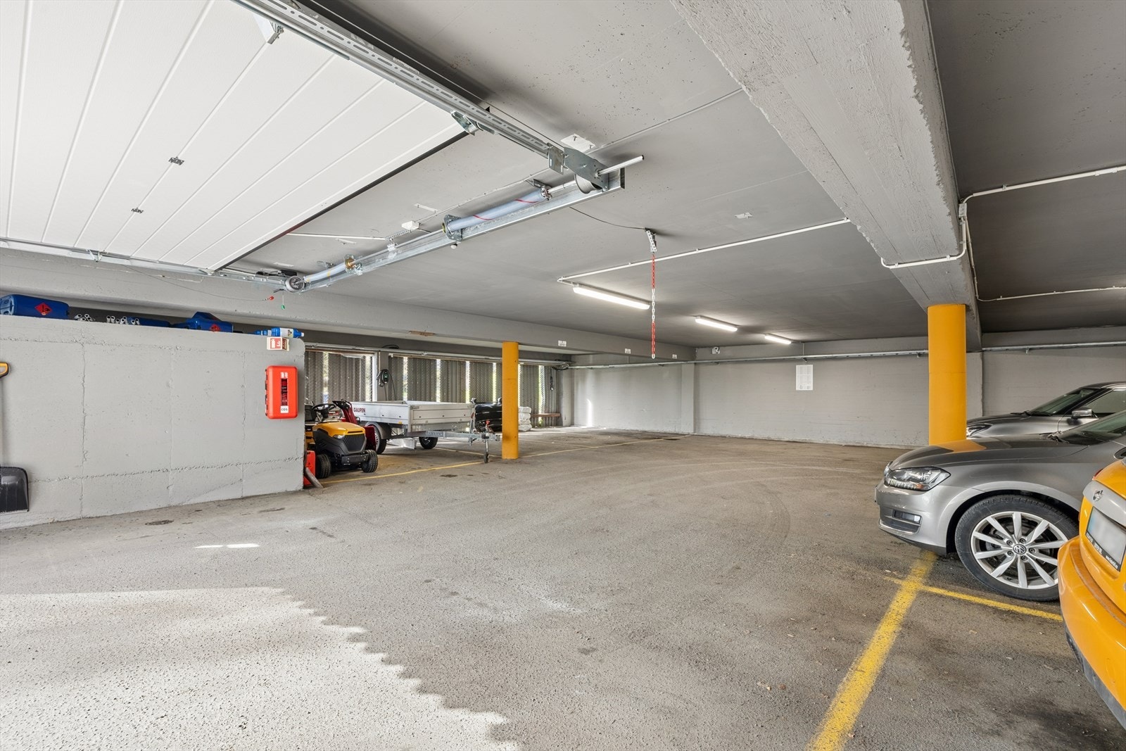 Det medfølger parkeringsplass i garasjeanlegg. Mulighet for å installere elbil lader. Galleribilde