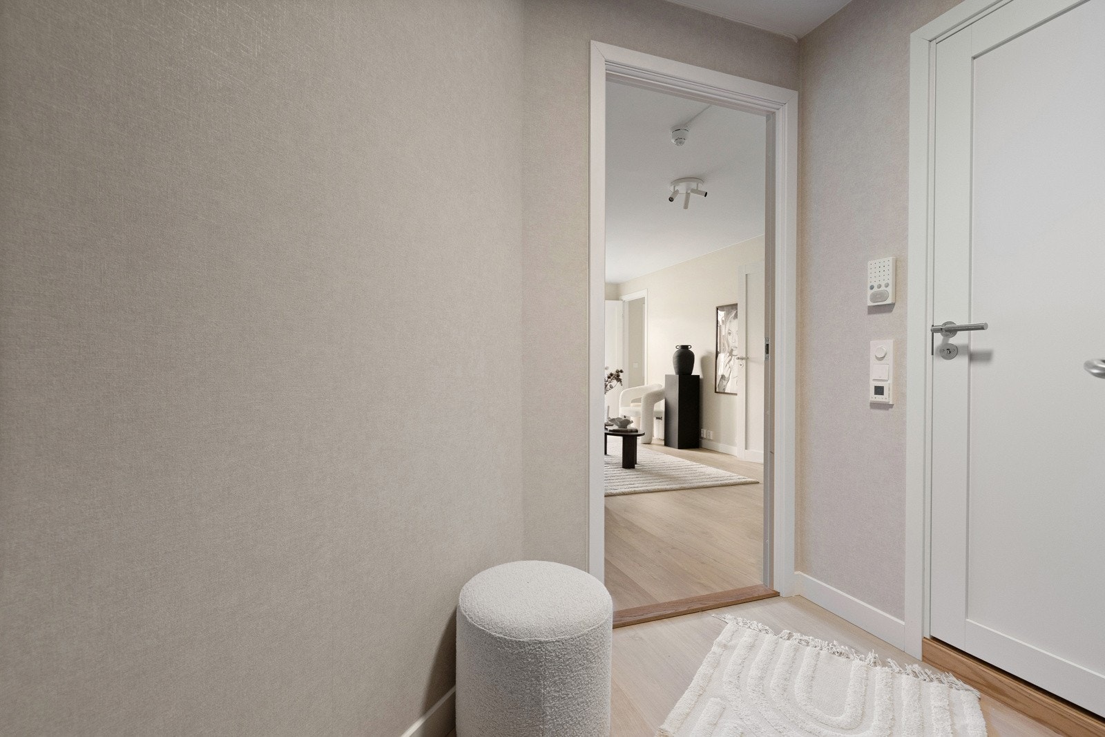 Eksklusiv tapet i entré. Galleribilde
