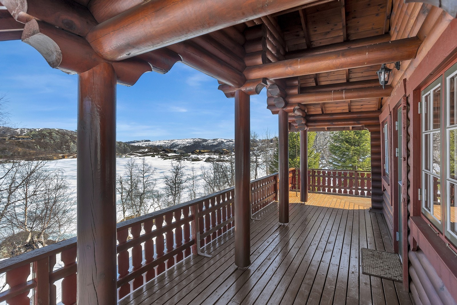 Terrassen er overbygd fra utgangen Galleribilde