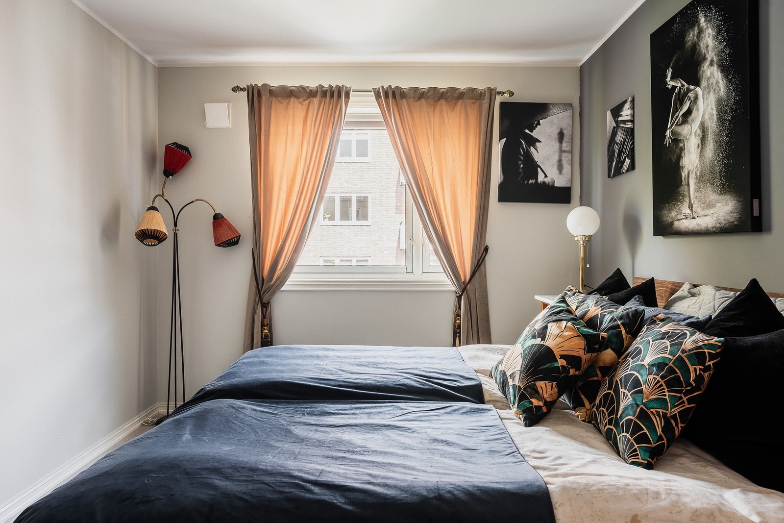 Vinduene på soverommene slipper inn godt med dagslys. Galleribilde
