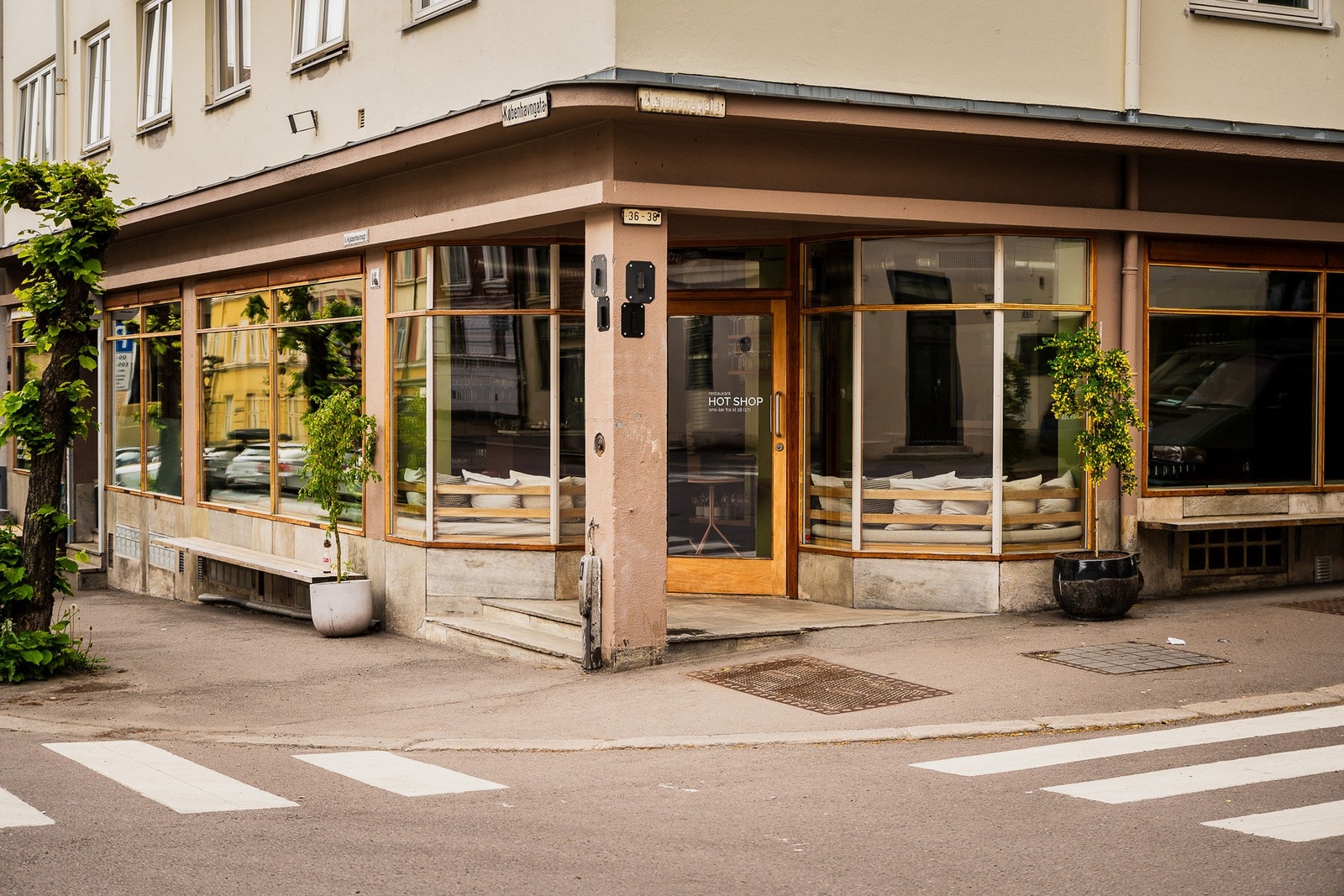 Kort vei til Hot Shop, en av områdets mest spennende restauranter og et kjent navn på Oslos matscene. Galleribilde