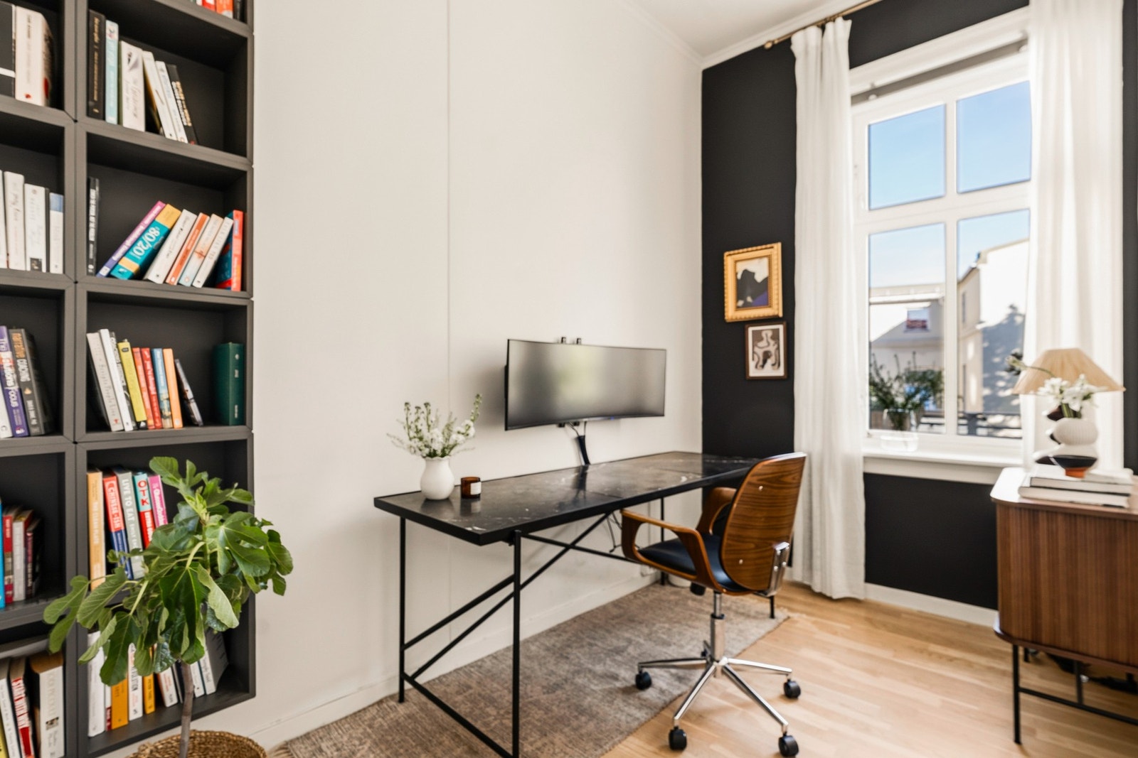 Soverom 2 har spotbelysning i himlingen. Galleribilde