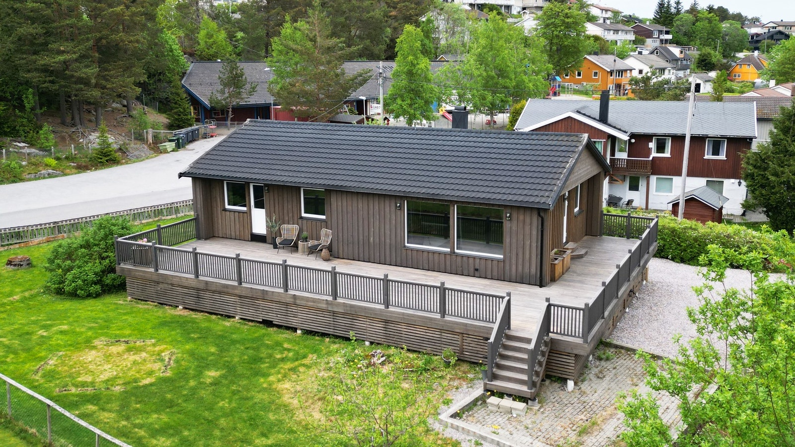 EiendomsMegler1 v/Ali Khoshnau har gleden av å presentere Myrstien 5! Foto: Emil Olsen Galleribilde