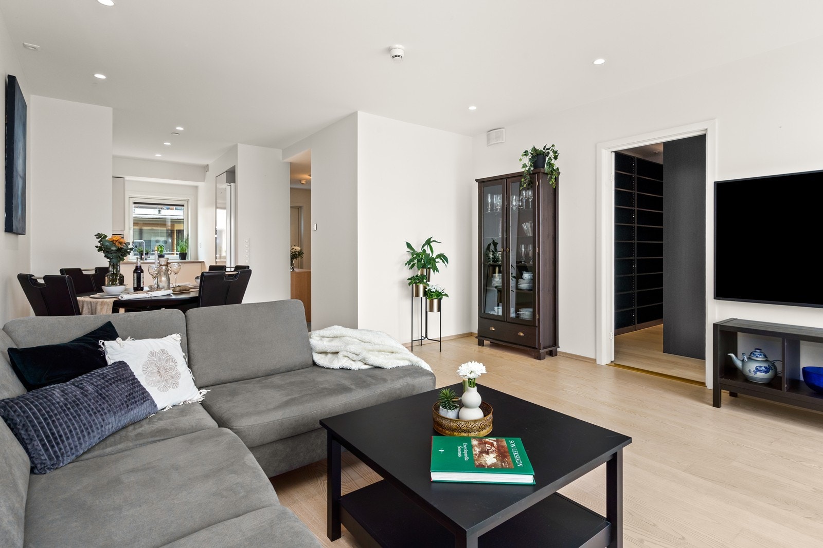 Leiligheten har en effektiv planløsning med et samlet bruksareal på 71 m², som gir en god romfølelse. Galleribilde