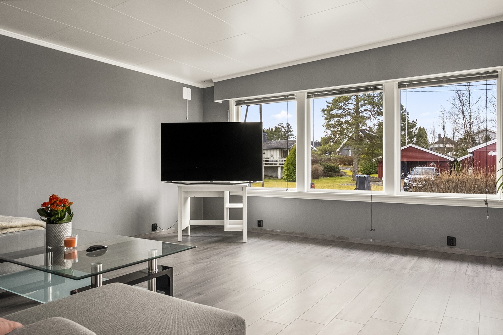 Den ene delen av stuen er en naturlig plass for TV-krok og sofagruppe. Galleribilde