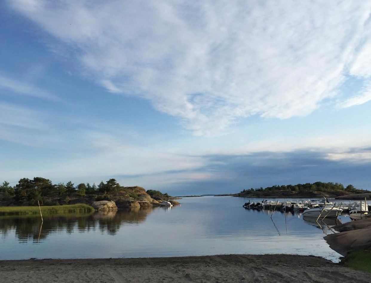 Badestrand ved parkering. Bilde tatt av selger. Galleribilde