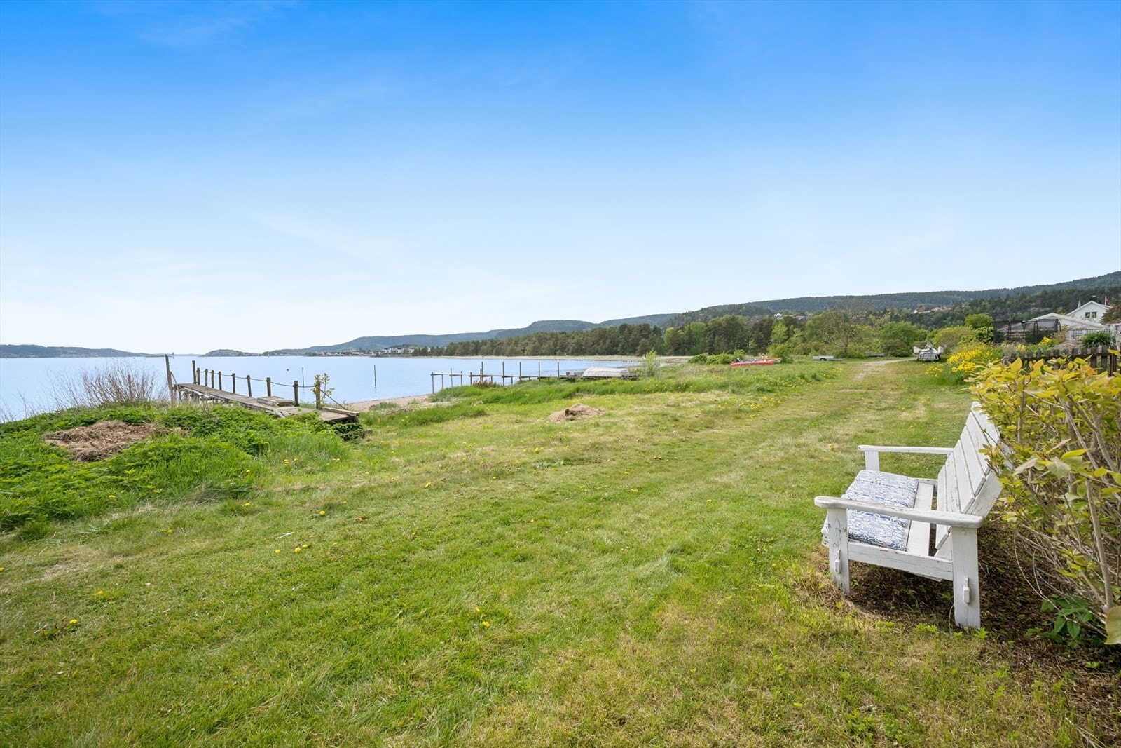 Området nedenfor eiendommen mot sjøen er regulert til friluftsromåde. Galleribilde