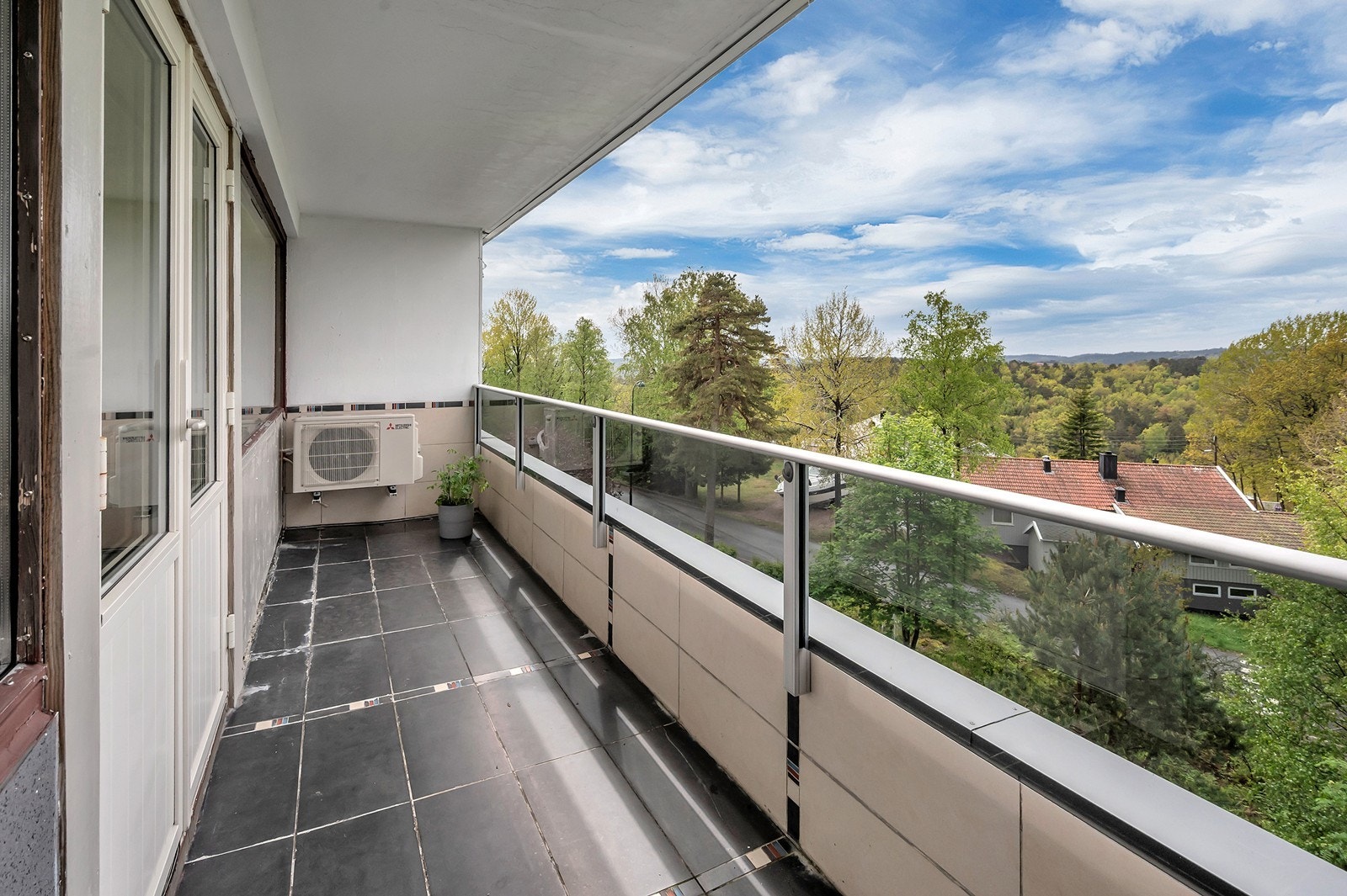 Sol hele ettermiddagen og til langt på kveld - perfekt for avslapning. Galleribilde