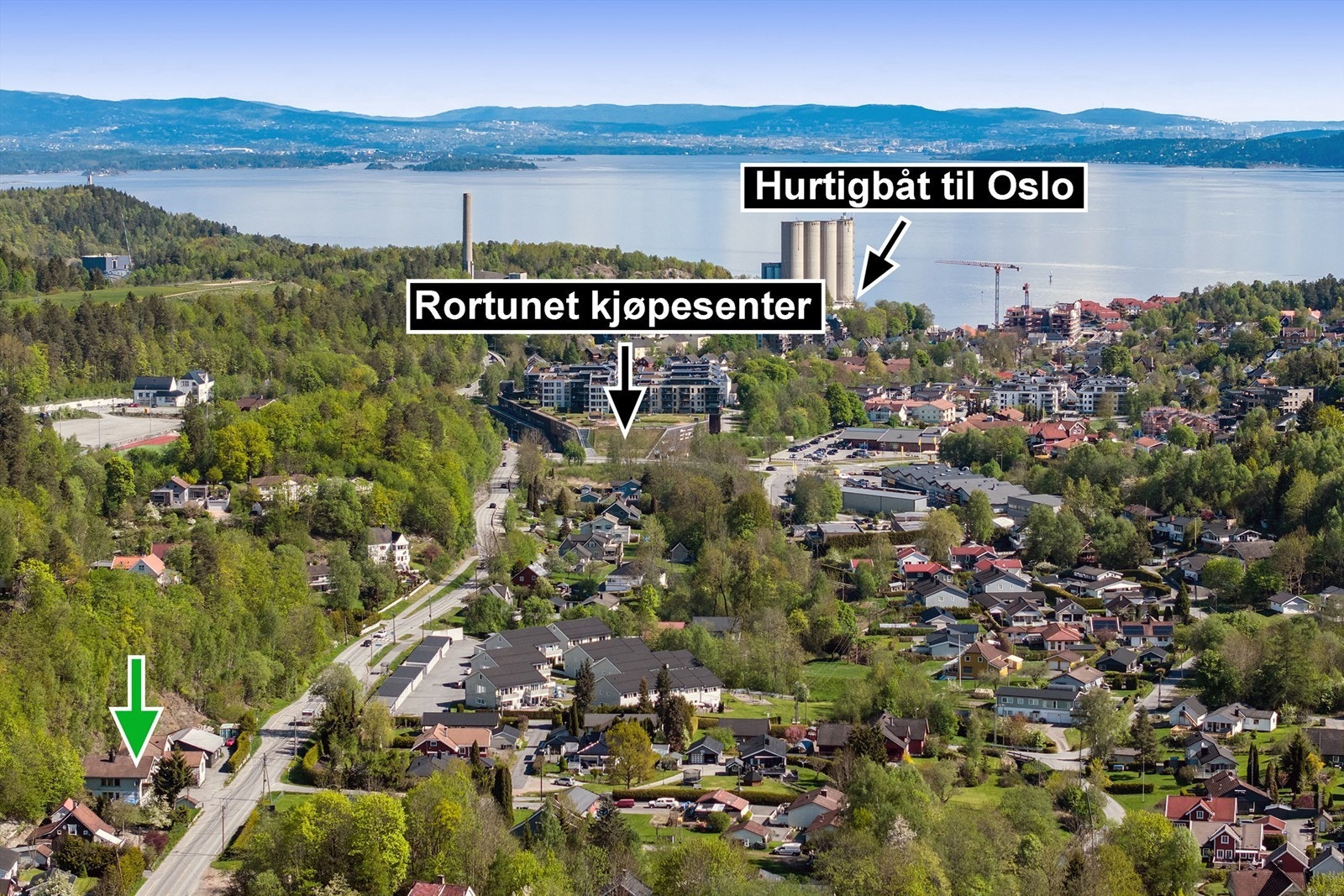 Fra leiligheten er det gangavstand til Slemmestad sentrum, hvor hurtigbåten tar deg til Aker Brygge. Galleribilde
