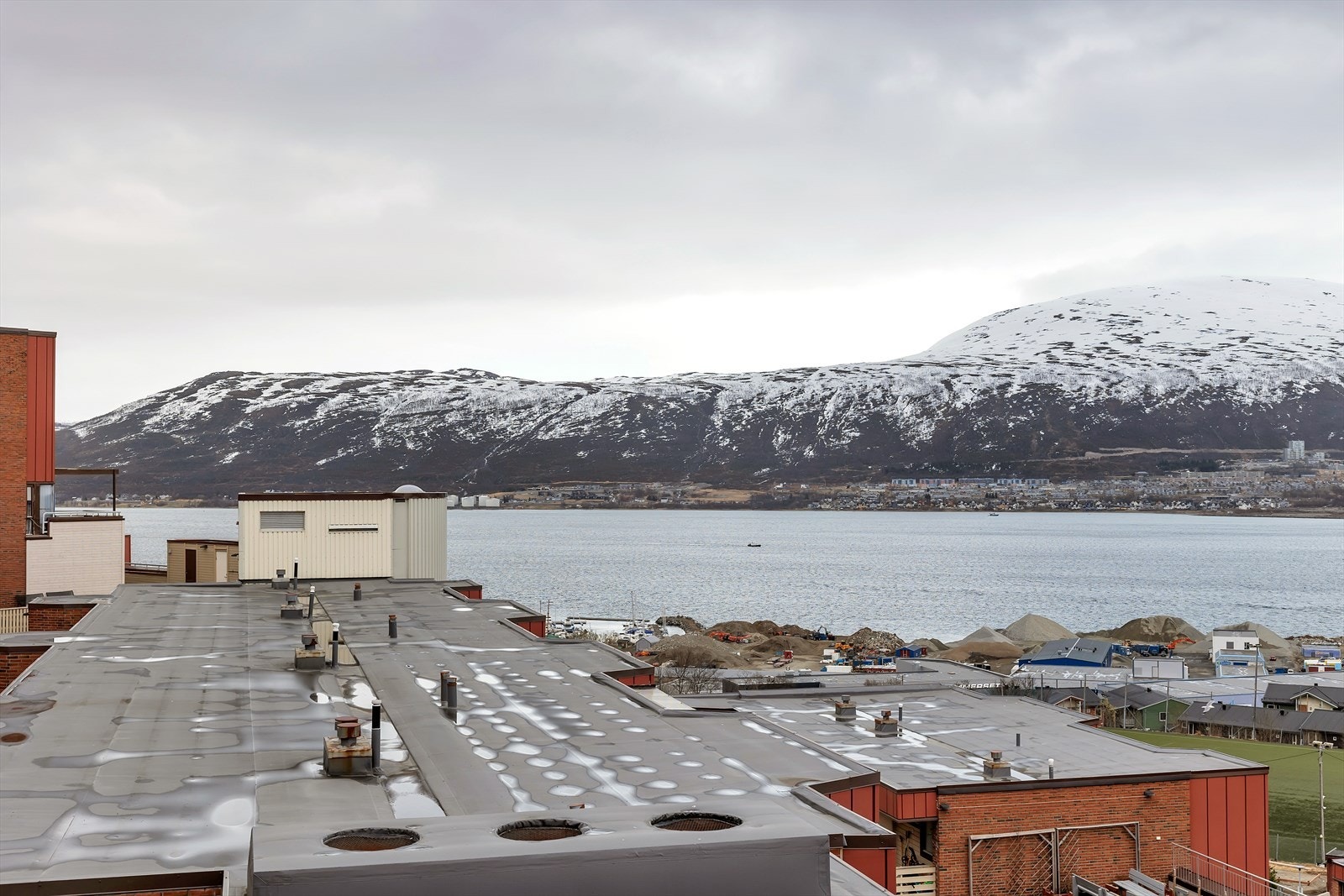Utsikt mot nordøst. Galleribilde